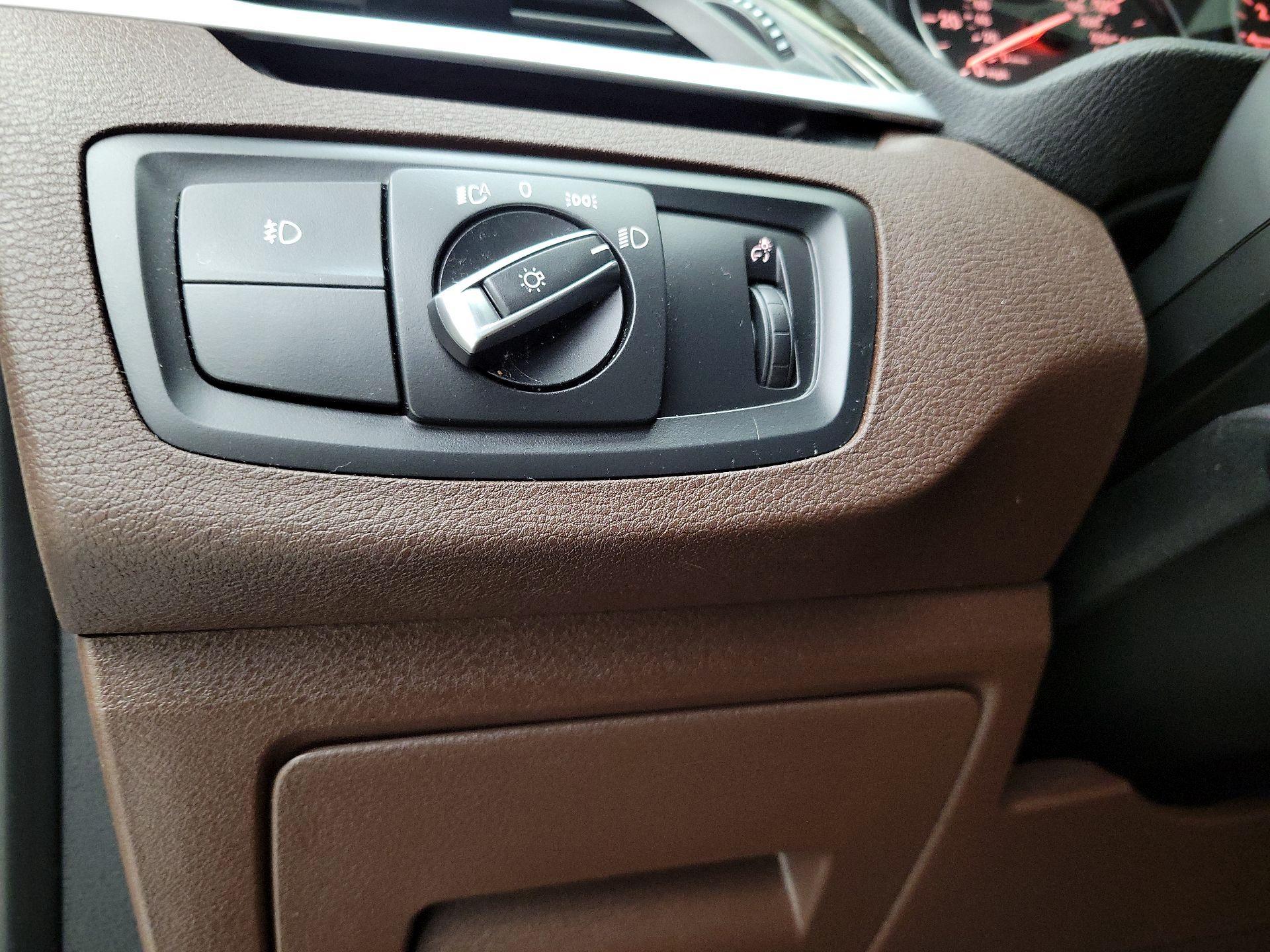 Thumbnail: 2017 BMW X1 - 13