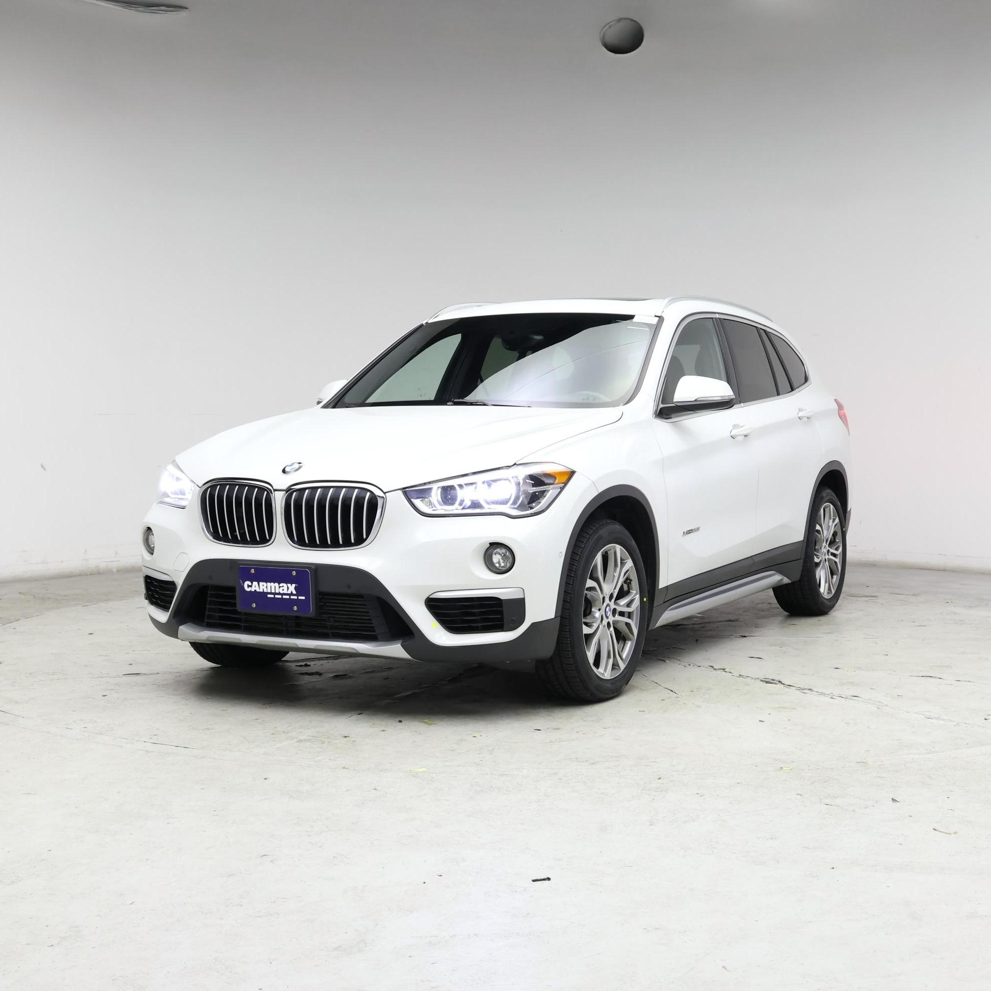 Thumbnail: 2017 BMW X1 - 4
