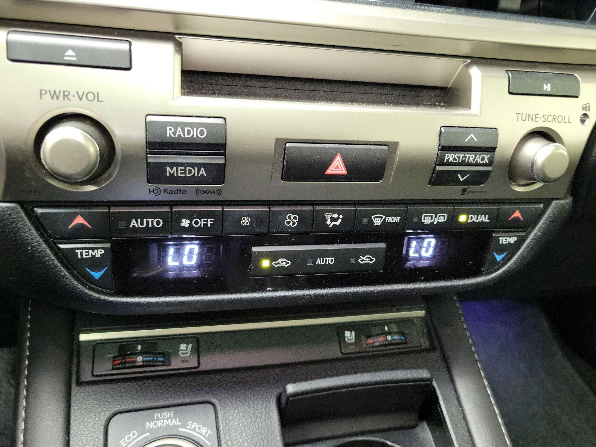 Thumbnail: 2016 Lexus ES - 16