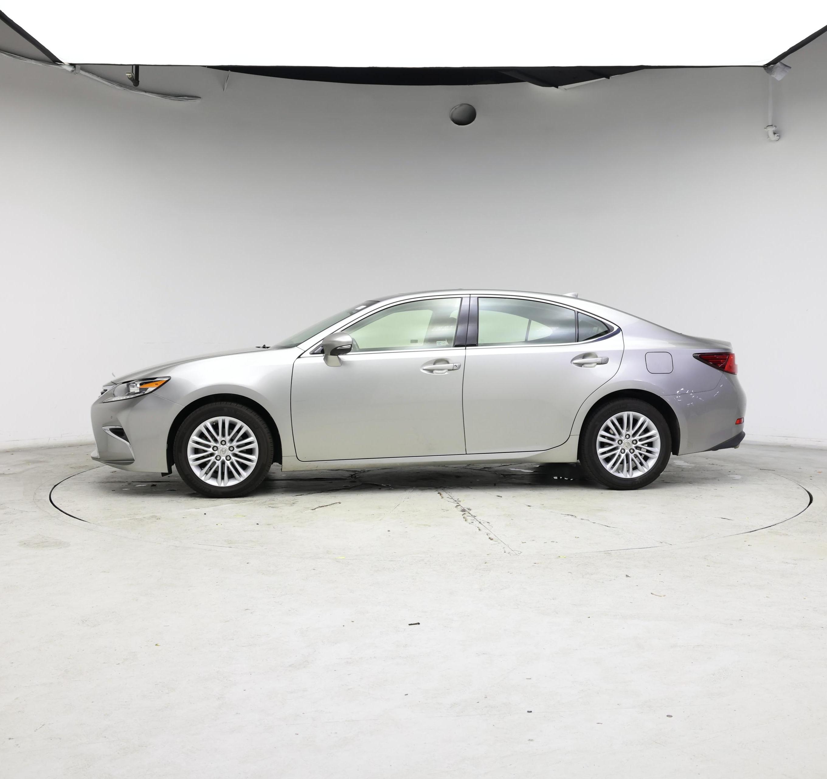 Thumbnail: 2016 Lexus ES - 3