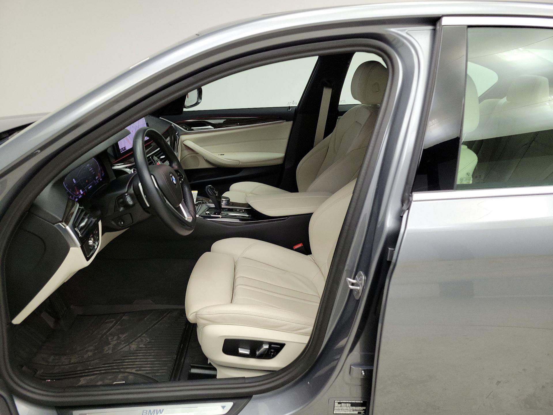 Thumbnail: 2023 BMW 5 Series - 11