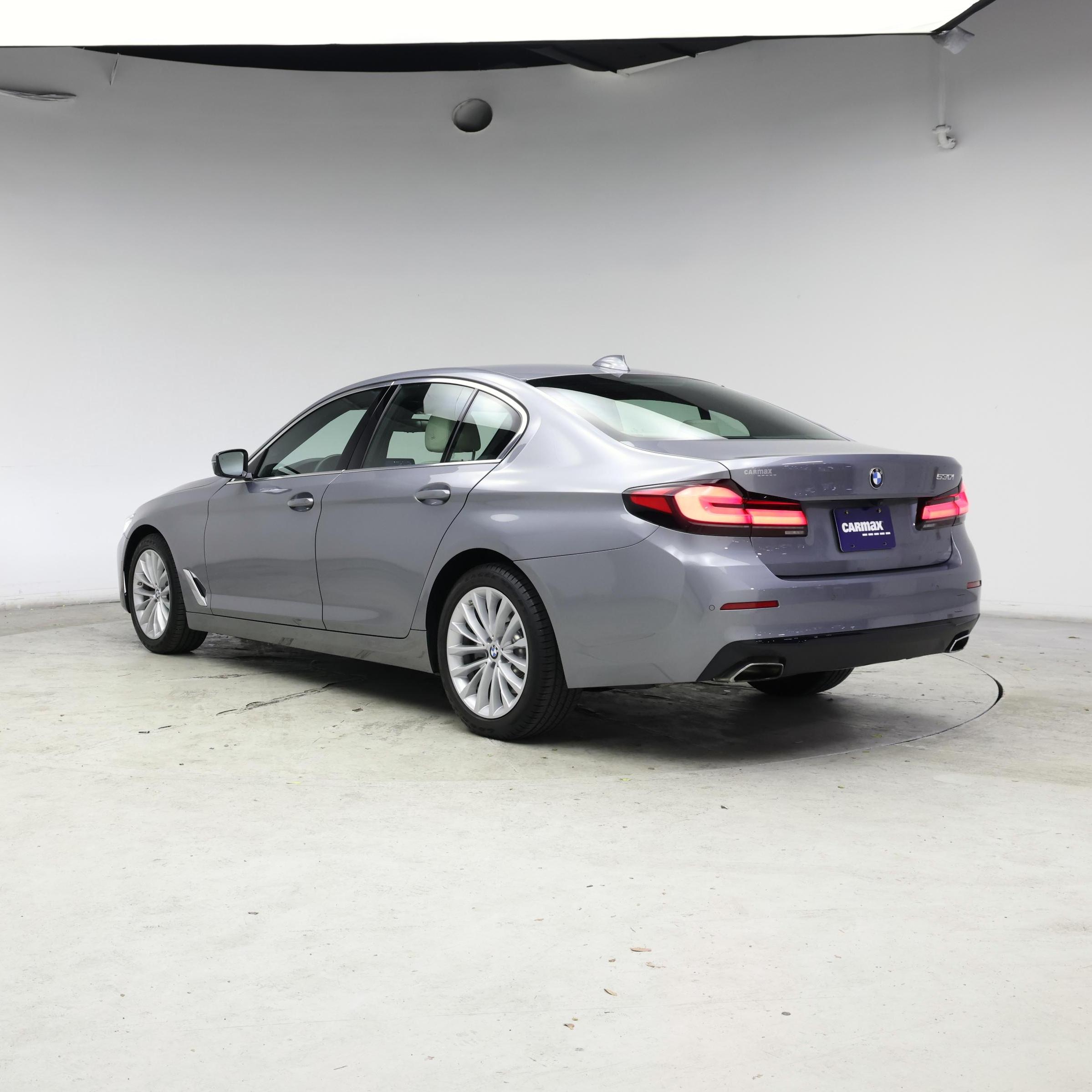 Thumbnail: 2023 BMW 5 Series - 2