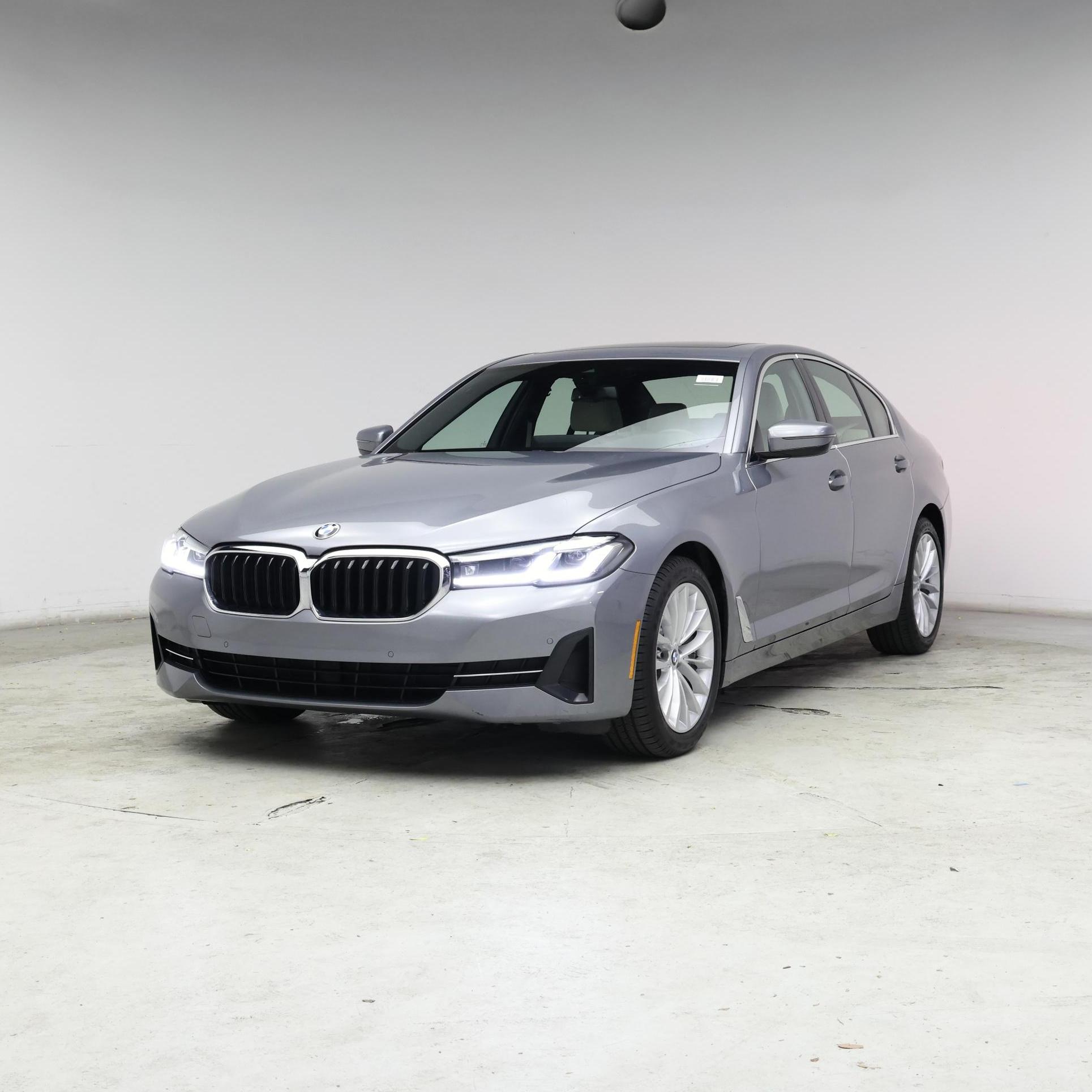 Thumbnail: 2023 BMW 5 Series - 4