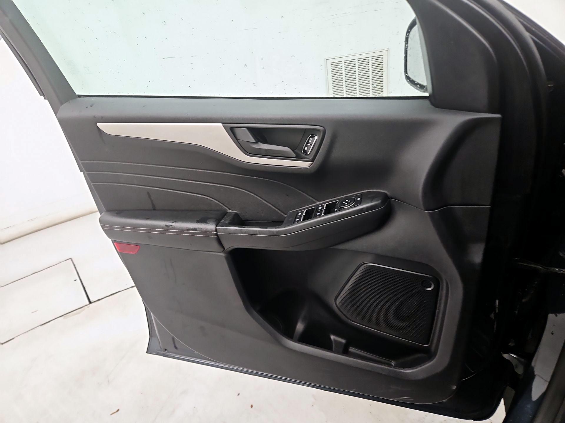 Thumbnail: 2022 Ford Escape - 12