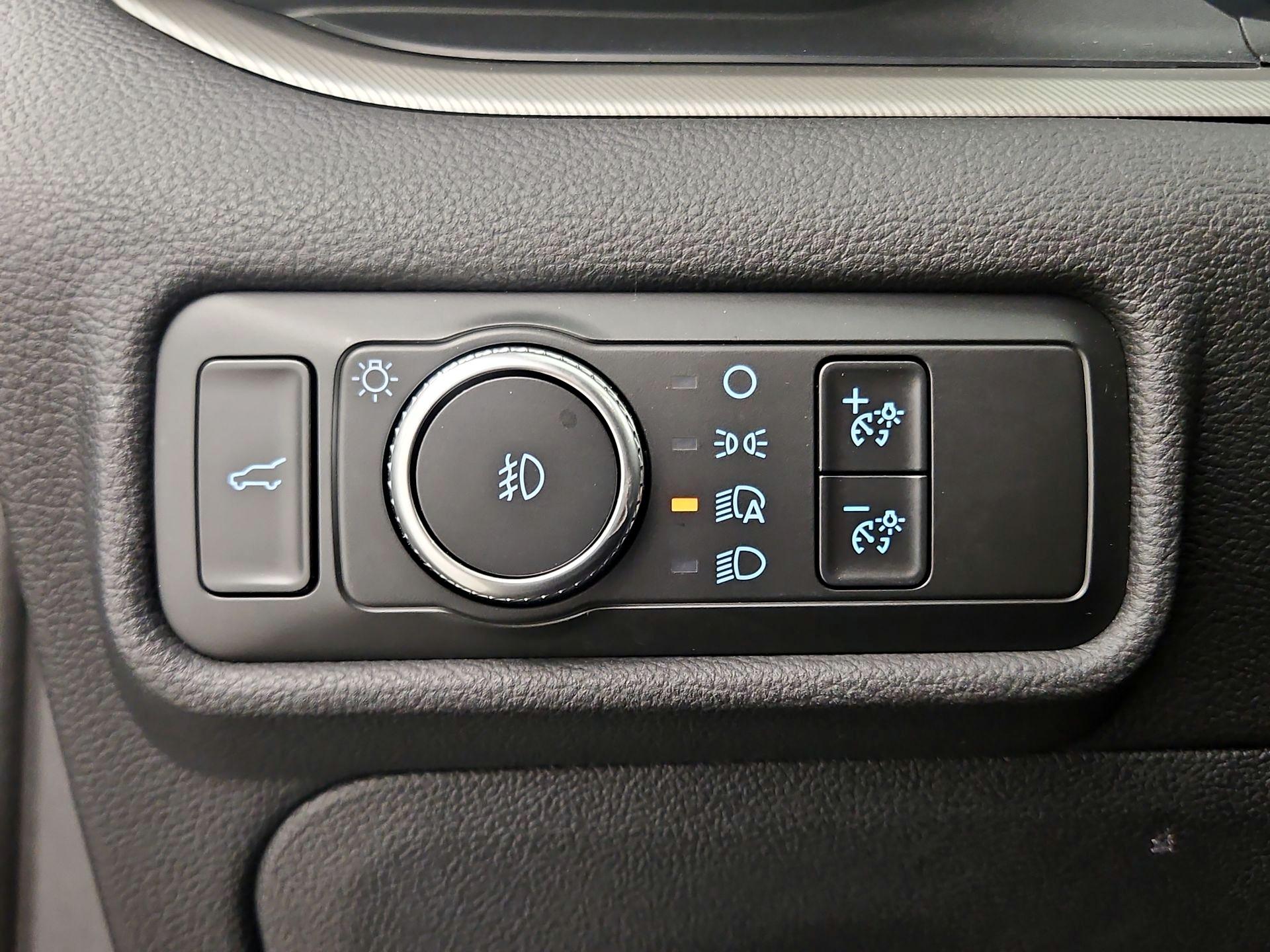 Thumbnail: 2020 Ford Explorer - 13