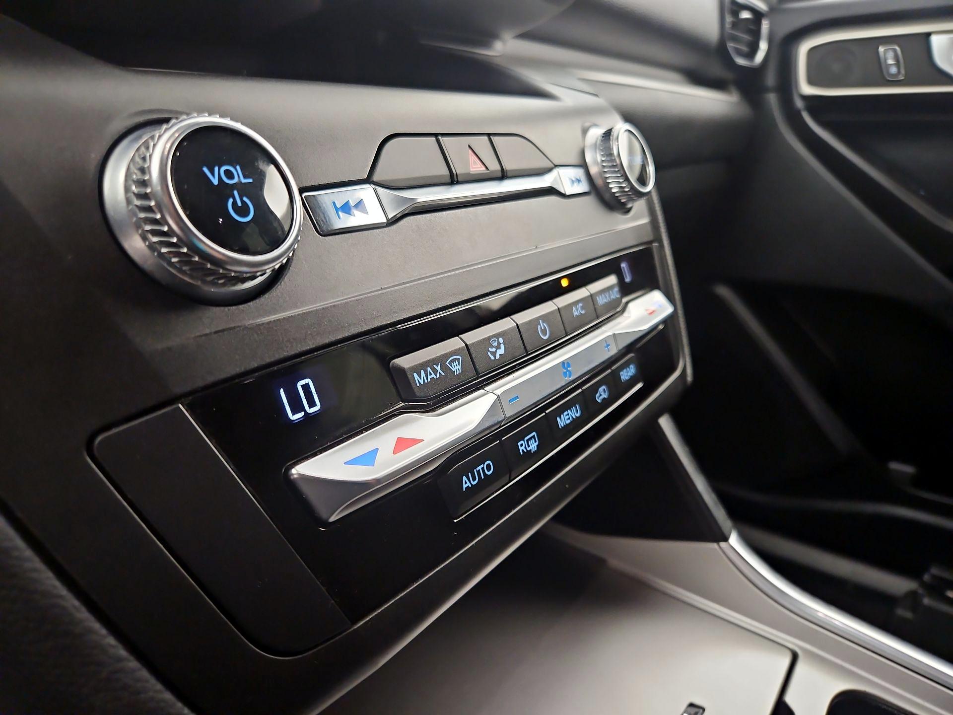 Thumbnail: 2020 Ford Explorer - 16