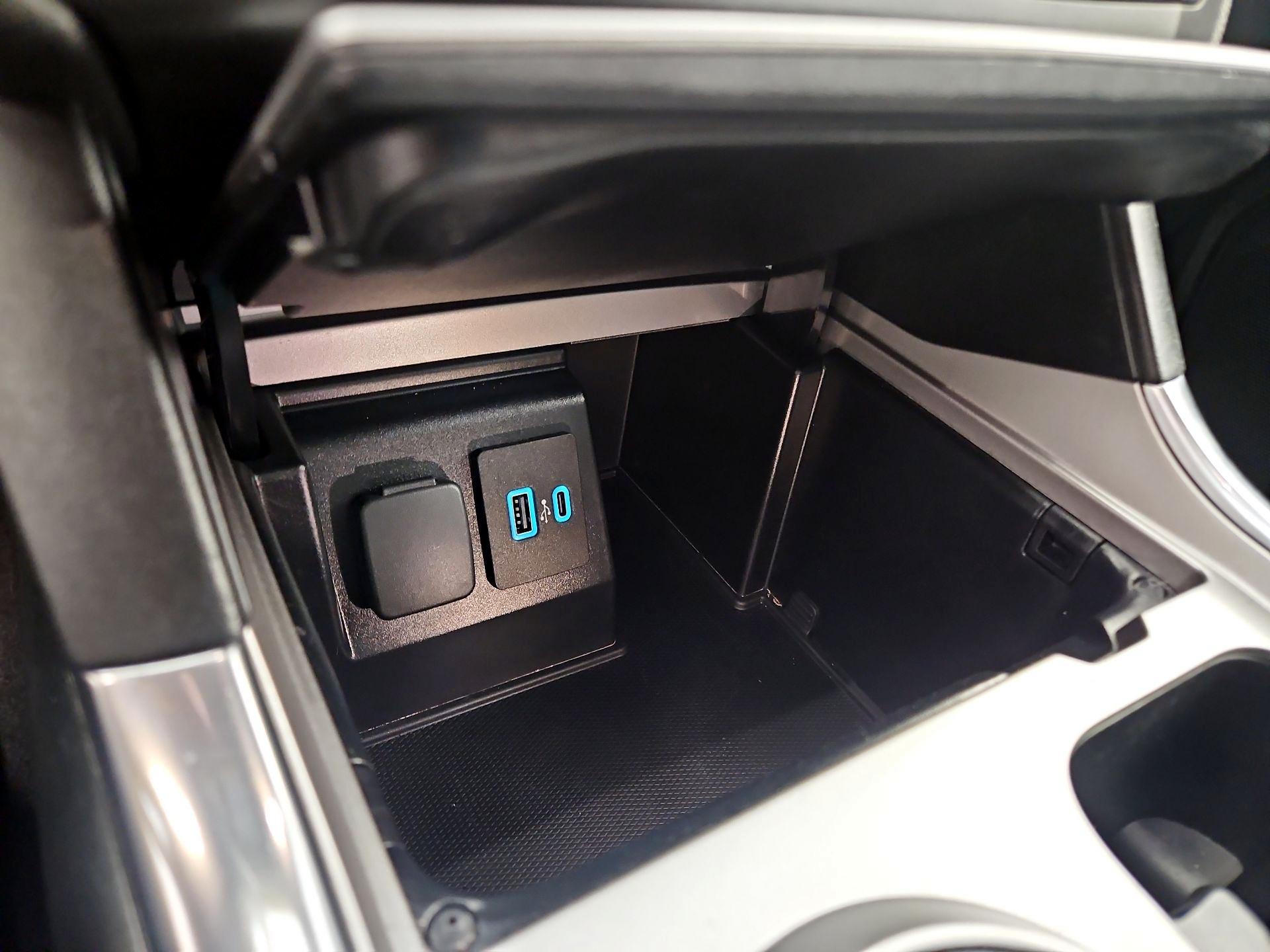 Thumbnail: 2020 Ford Explorer - 18