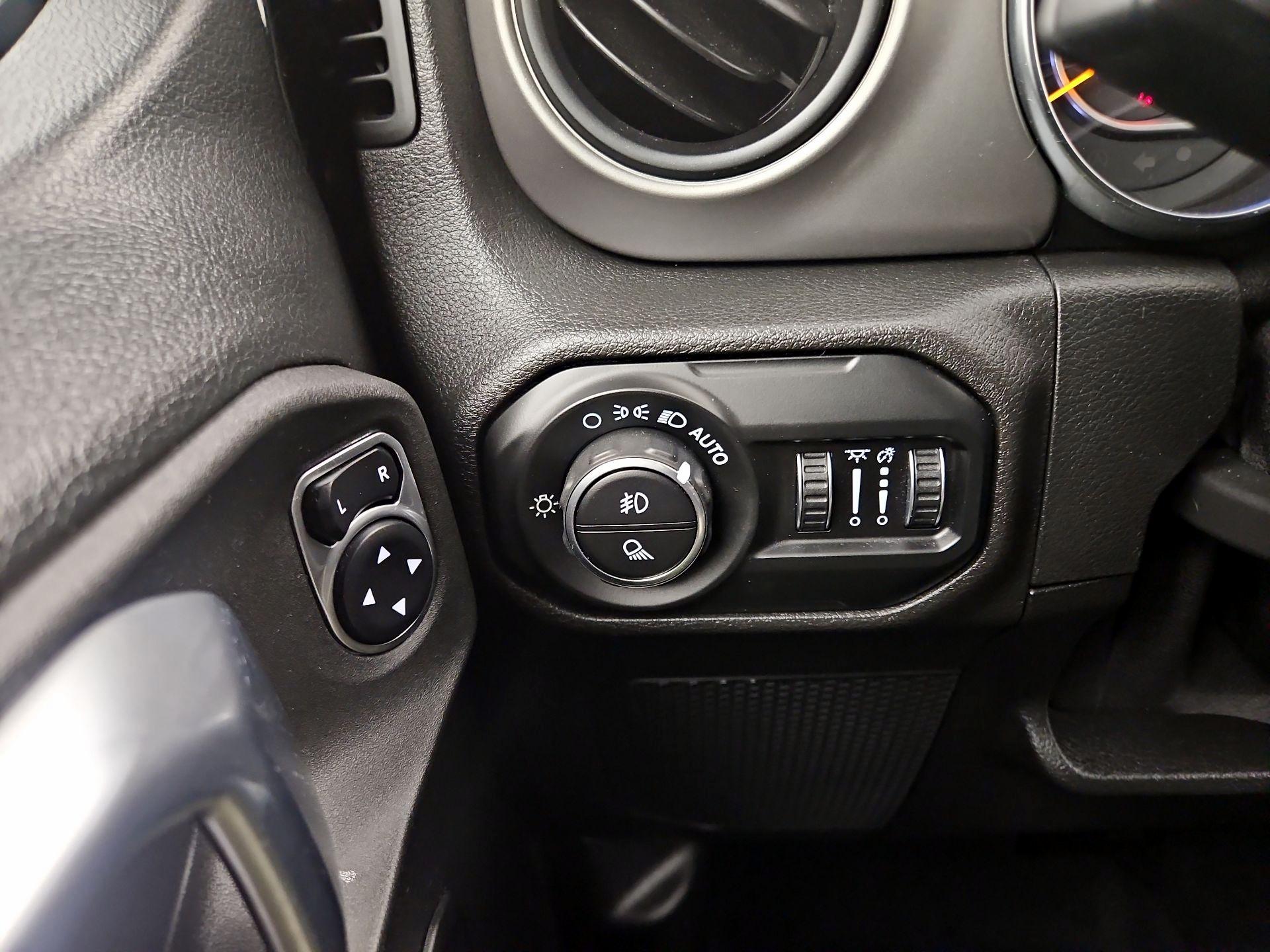 Thumbnail: 2021 Jeep Gladiator - 13