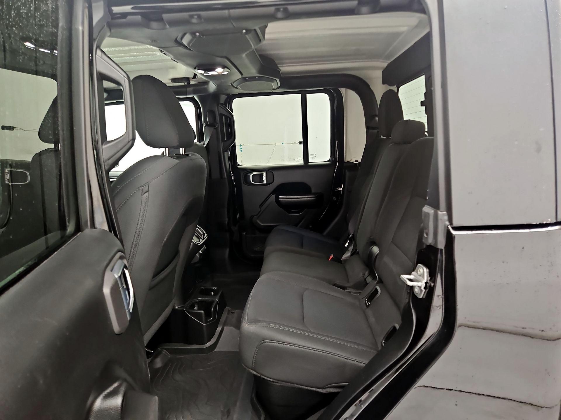 Thumbnail: 2021 Jeep Gladiator - 19