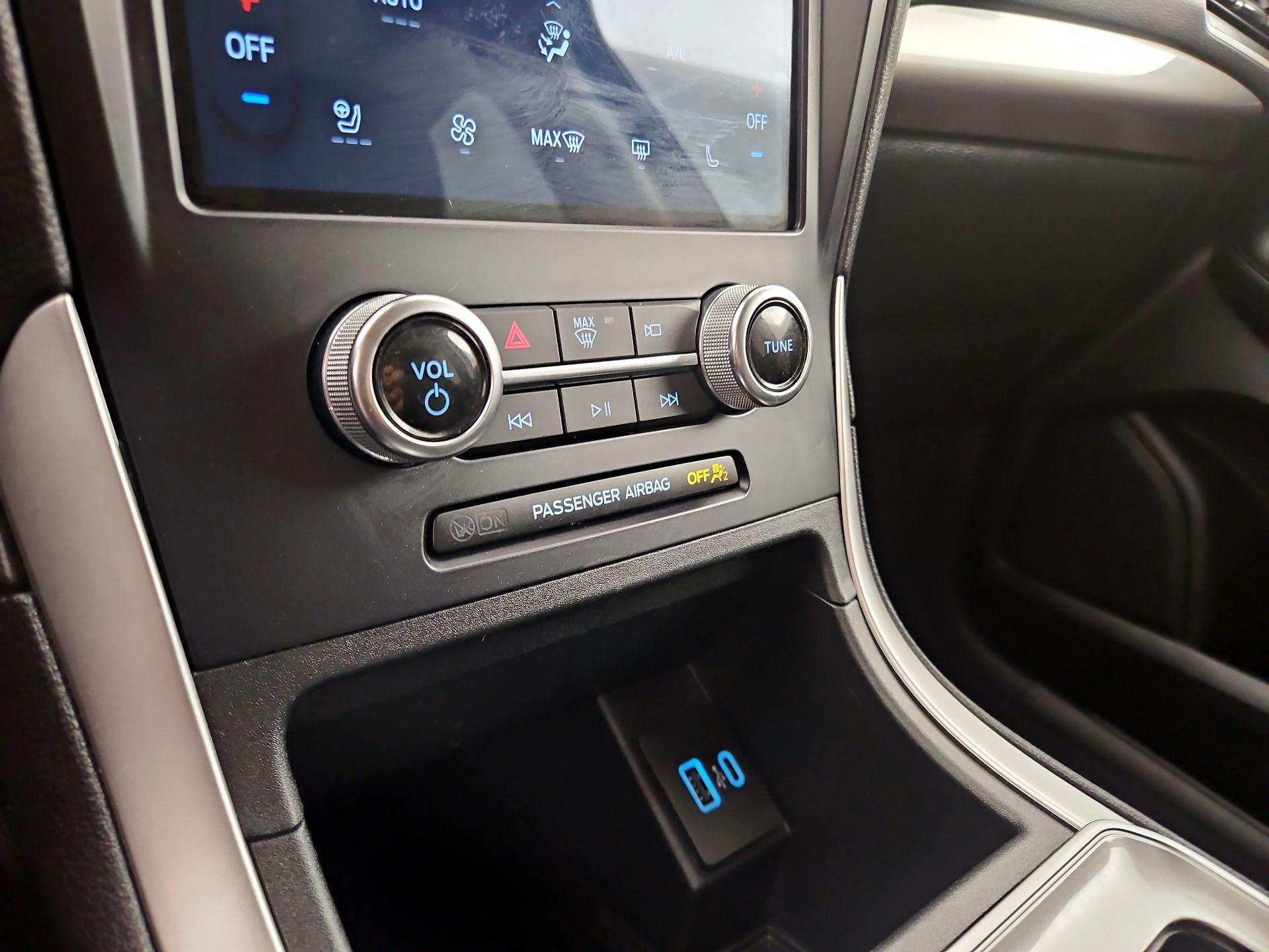 Thumbnail: 2023 Ford Edge - 16