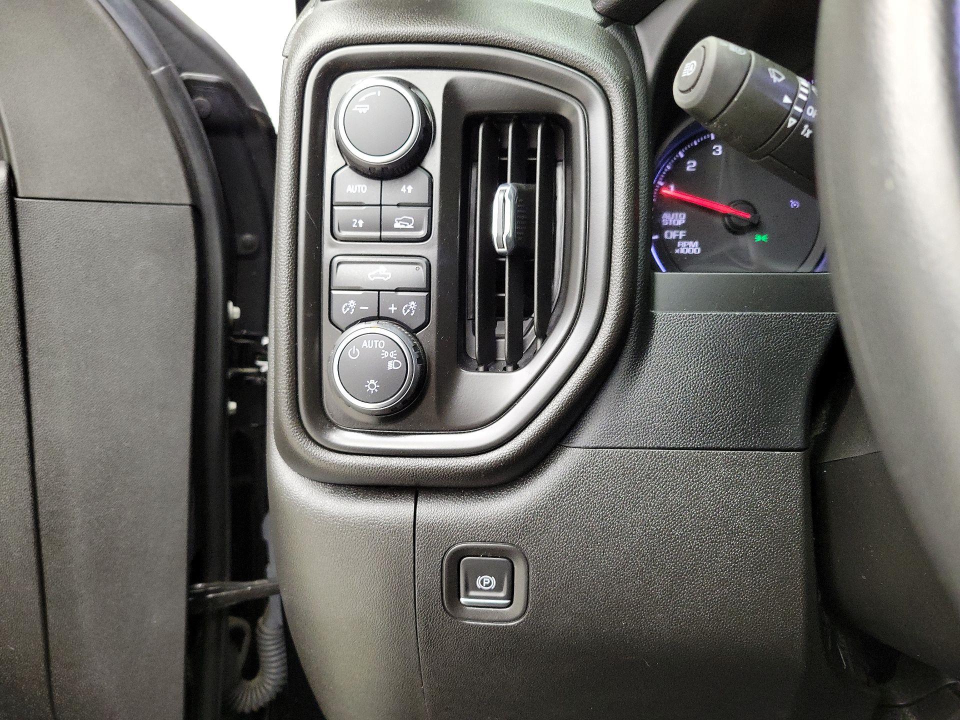 Thumbnail: 2022 Chevrolet Silverado 1500 - 13