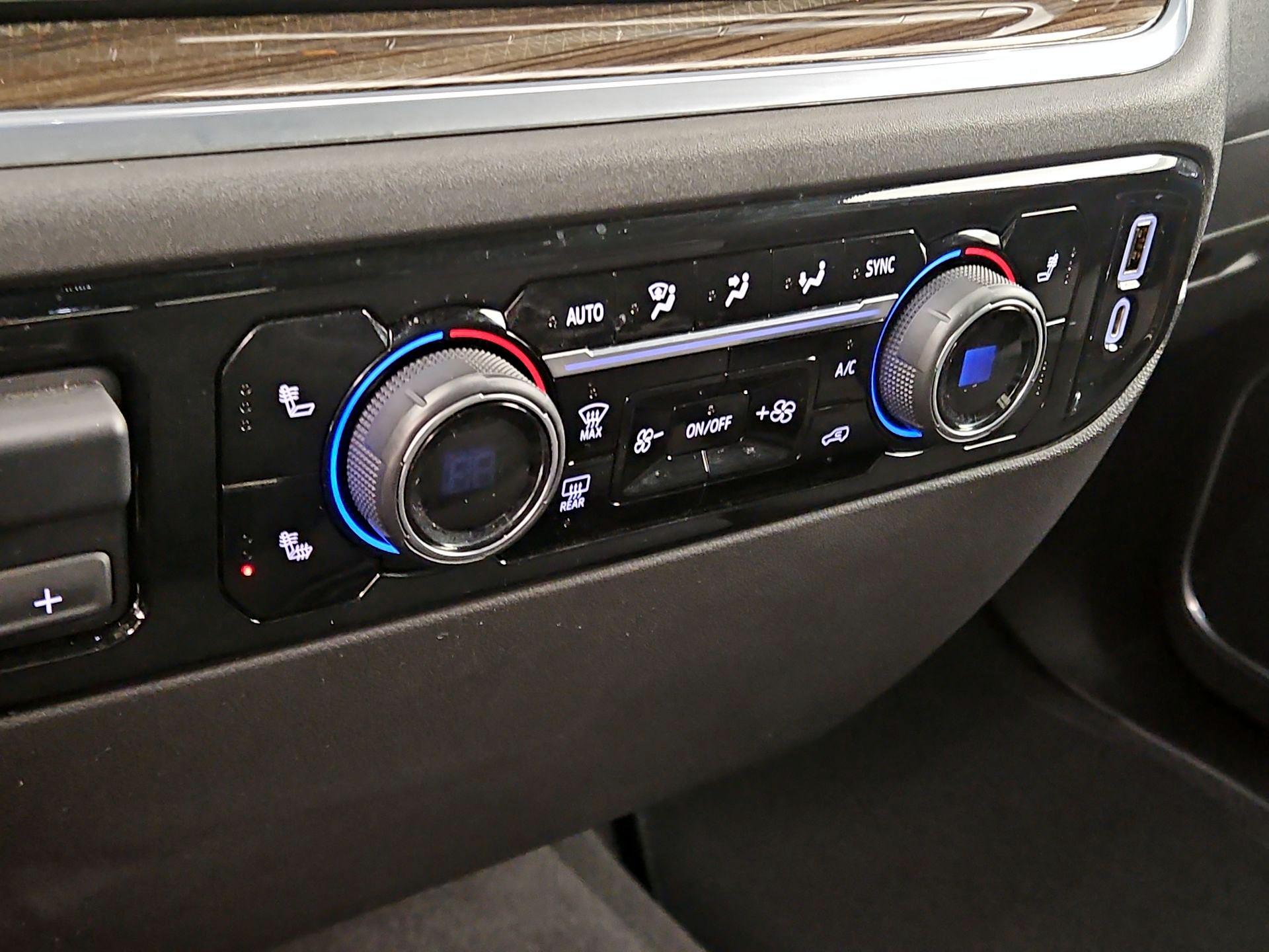 Thumbnail: 2022 Chevrolet Silverado 1500 - 16