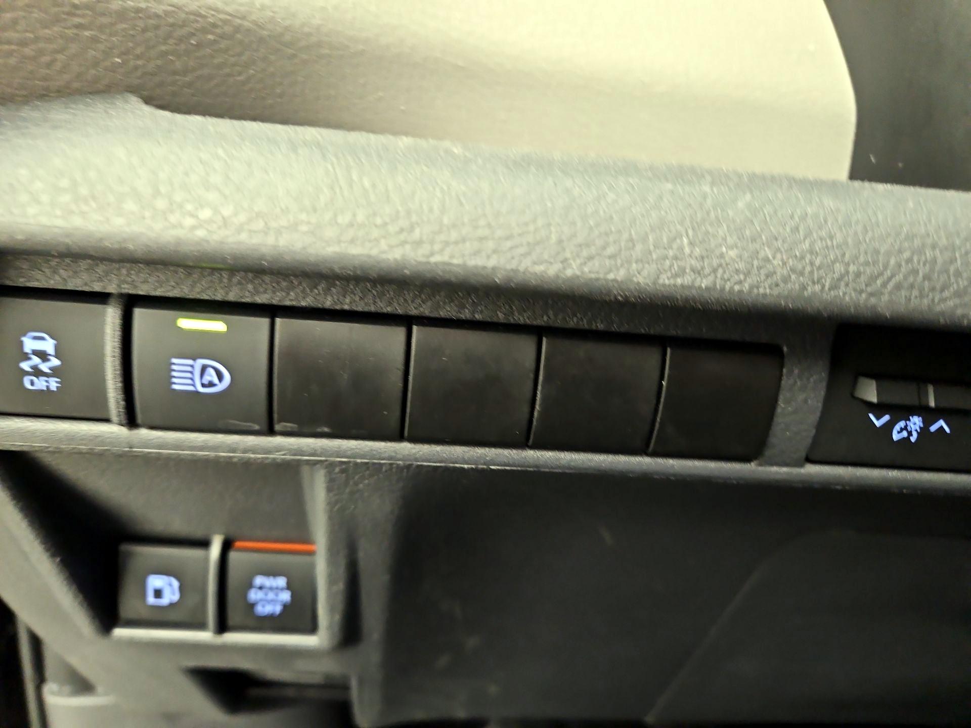 Thumbnail: 2023 Toyota Sienna - 13