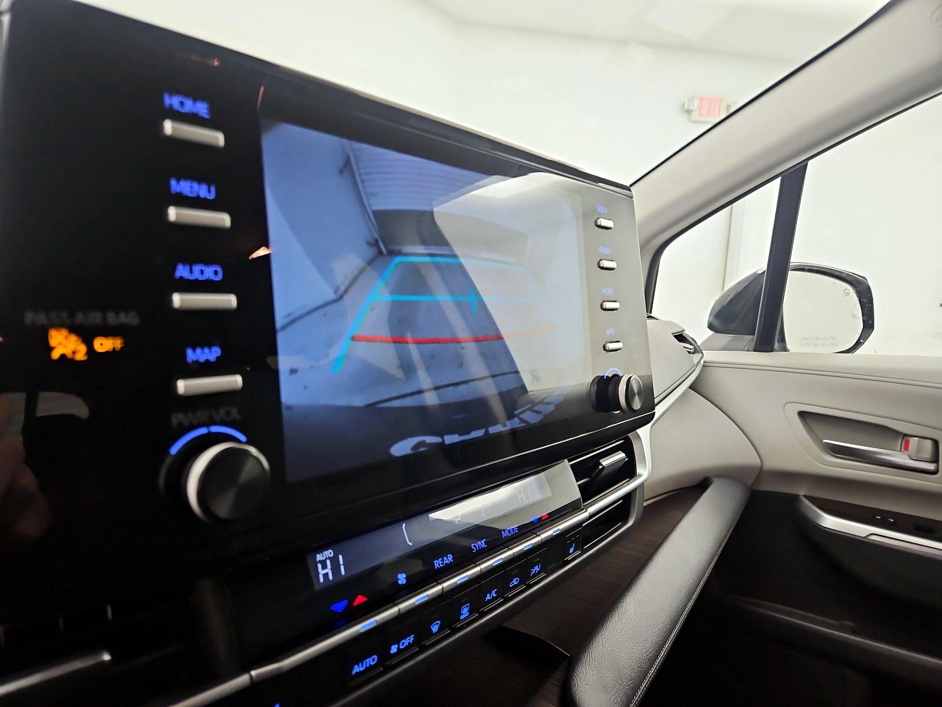 Thumbnail: 2023 Toyota Sienna - 14