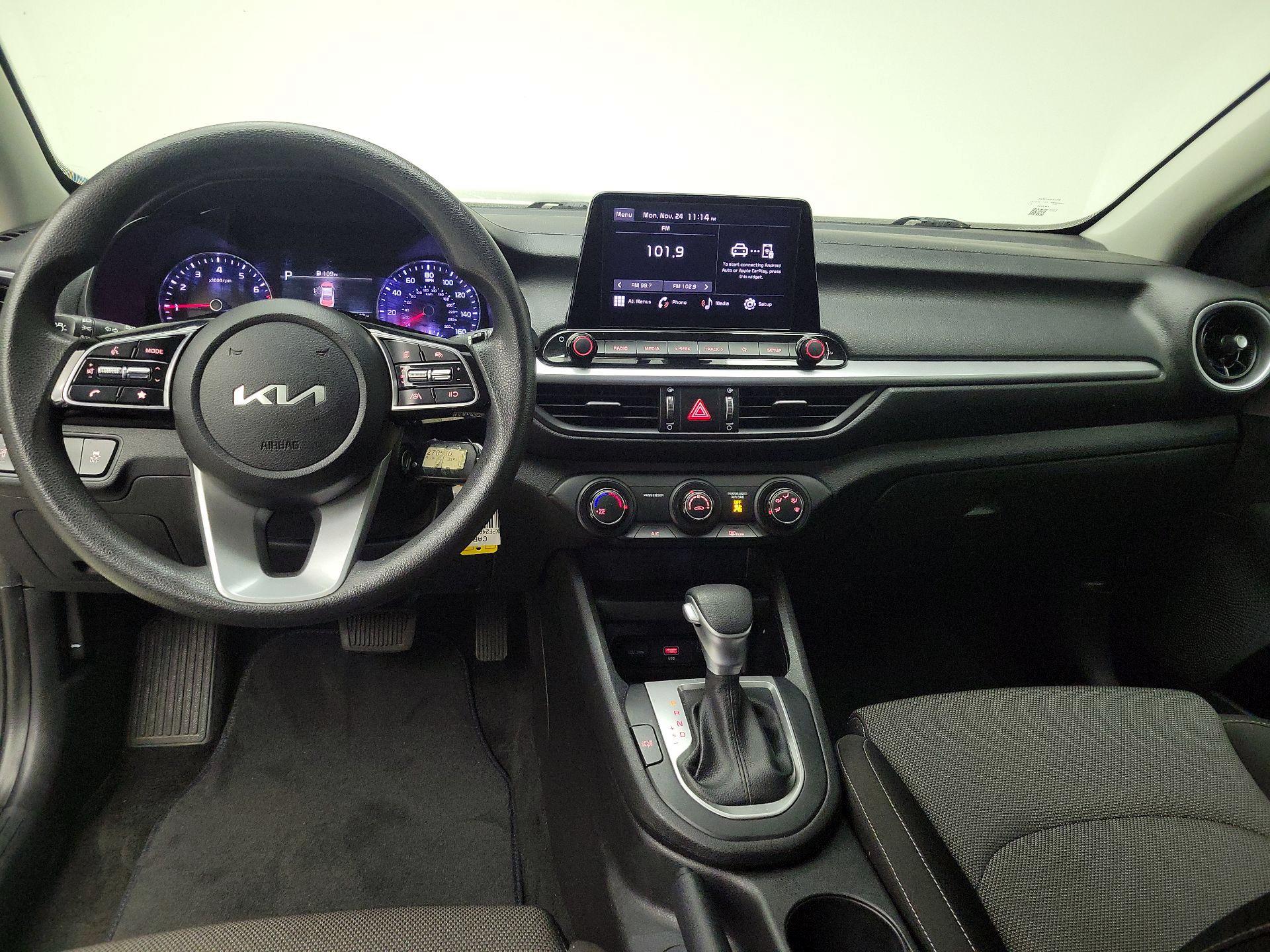 Thumbnail: 2023 Kia Forte - 9