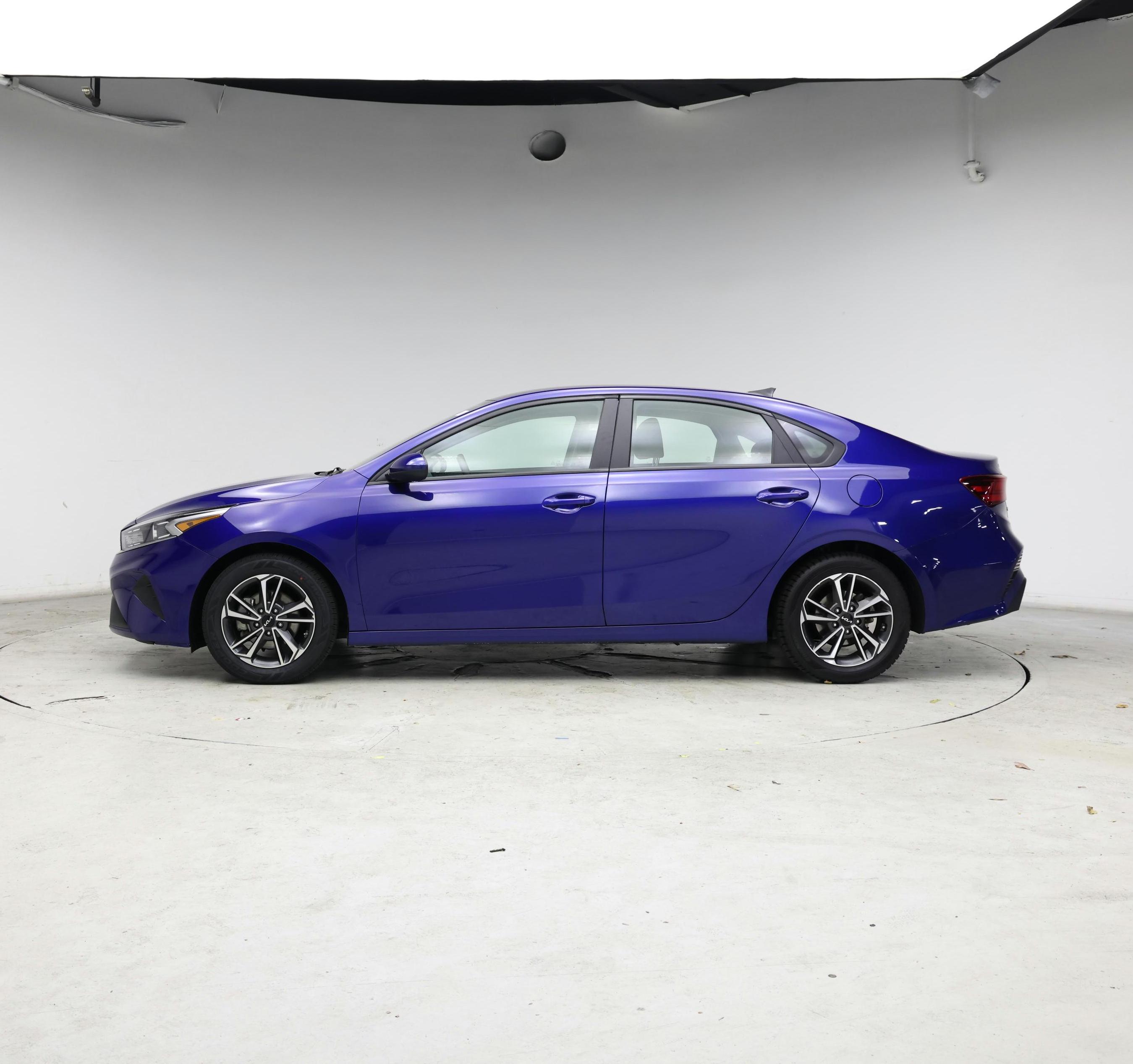 Thumbnail: 2023 Kia Forte - 3