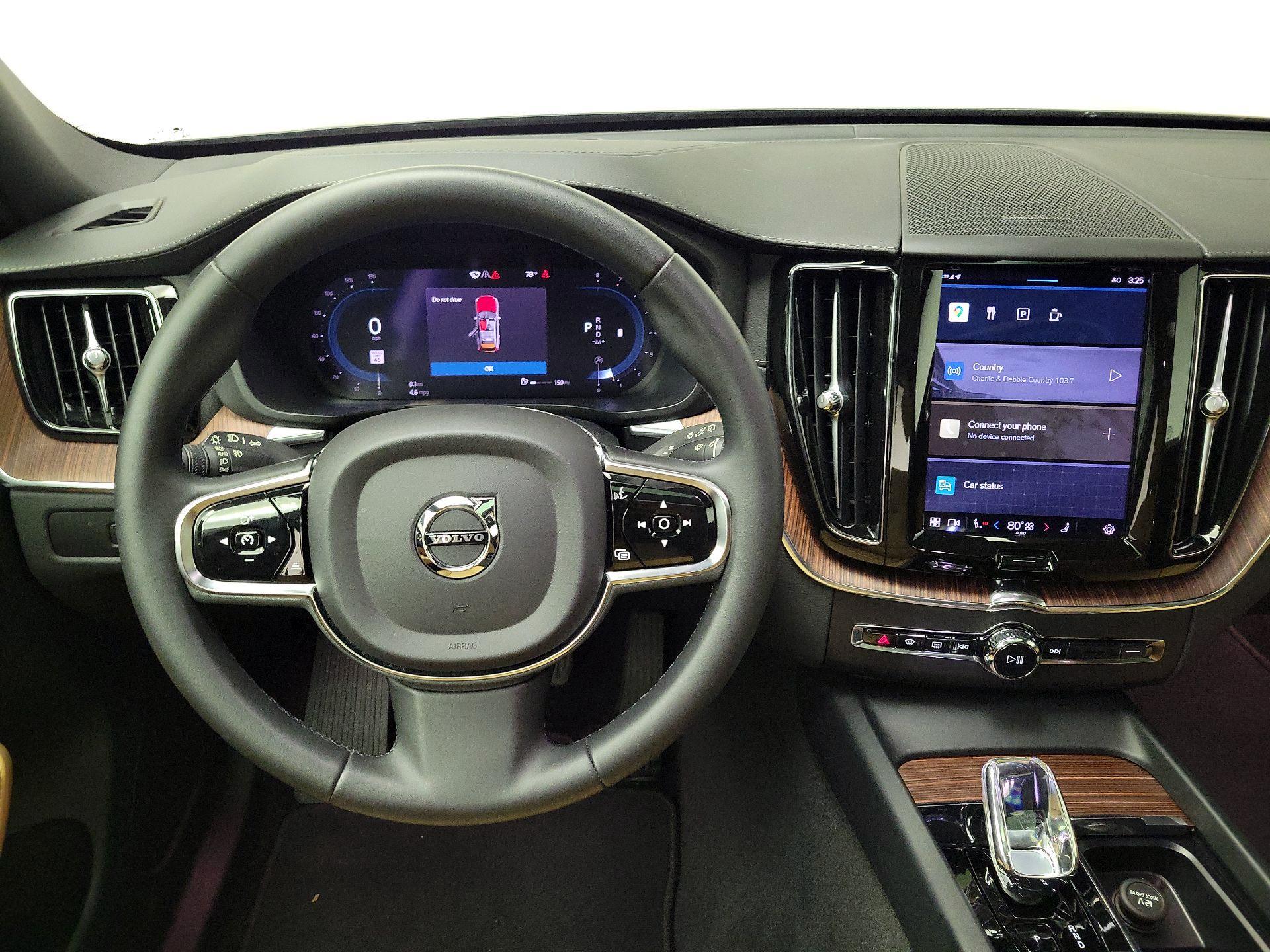 Thumbnail: 2023 Volvo XC60 - 10