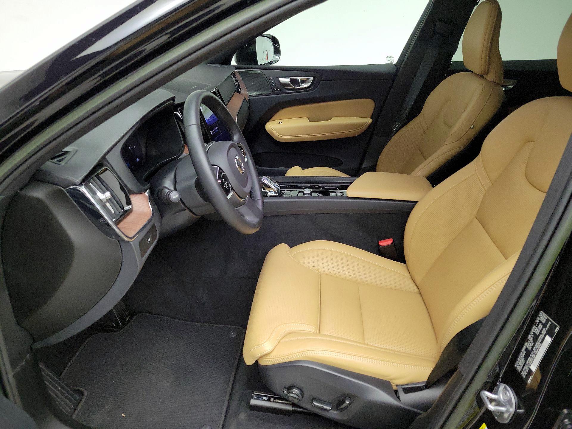 Thumbnail: 2023 Volvo XC60 - 11