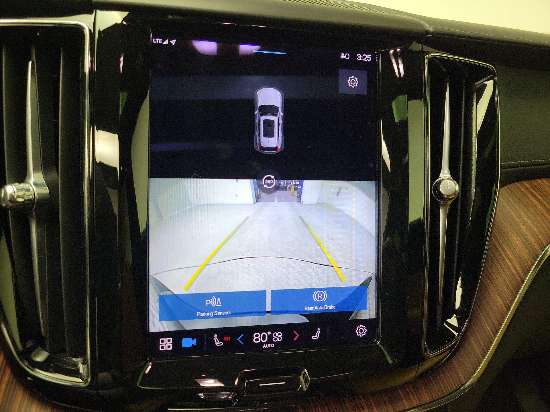 Thumbnail: 2023 Volvo XC60 - 14