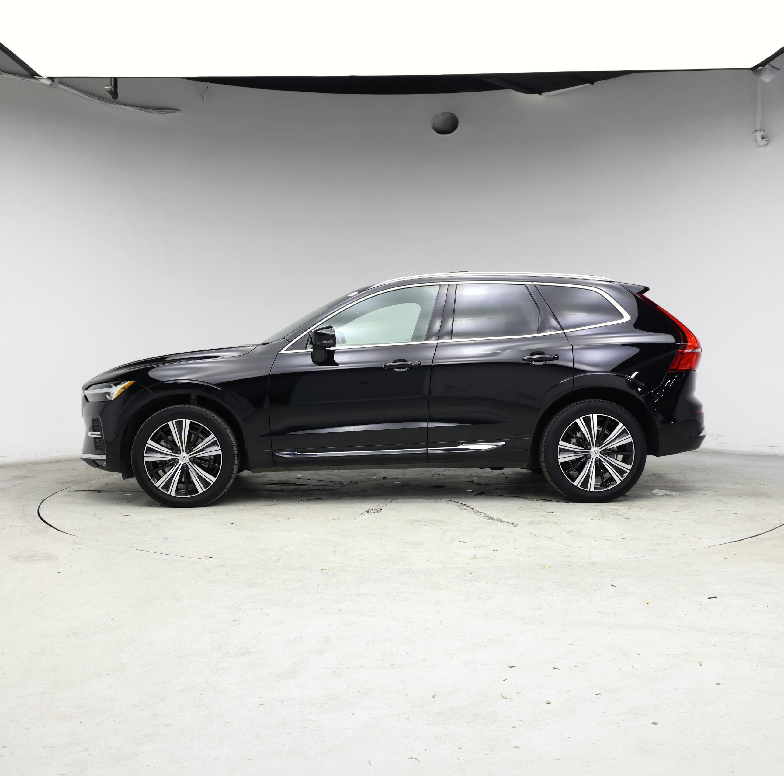 Thumbnail: 2023 Volvo XC60 - 3