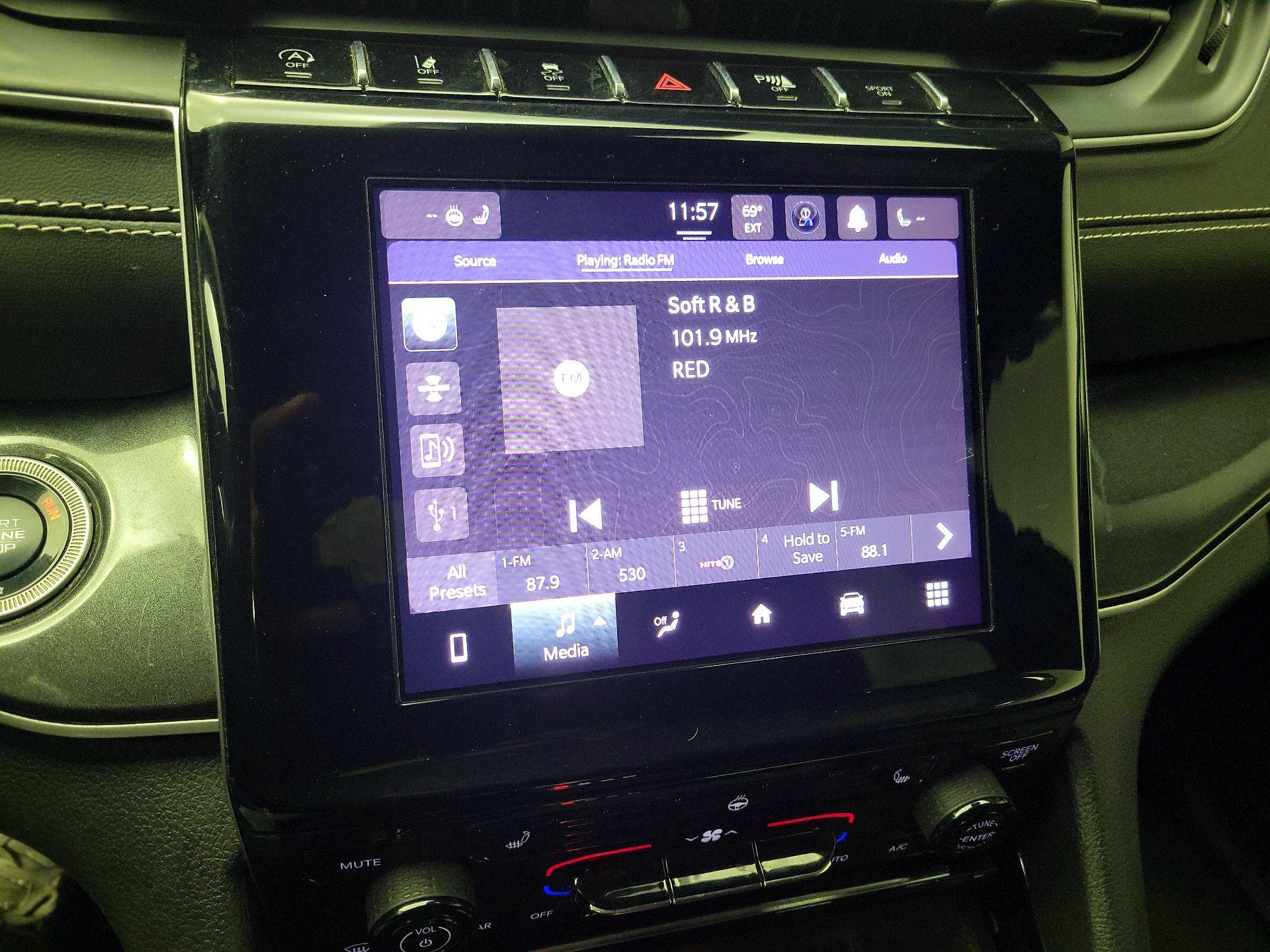 Thumbnail: 2022 Jeep Grand Cherokee - 15