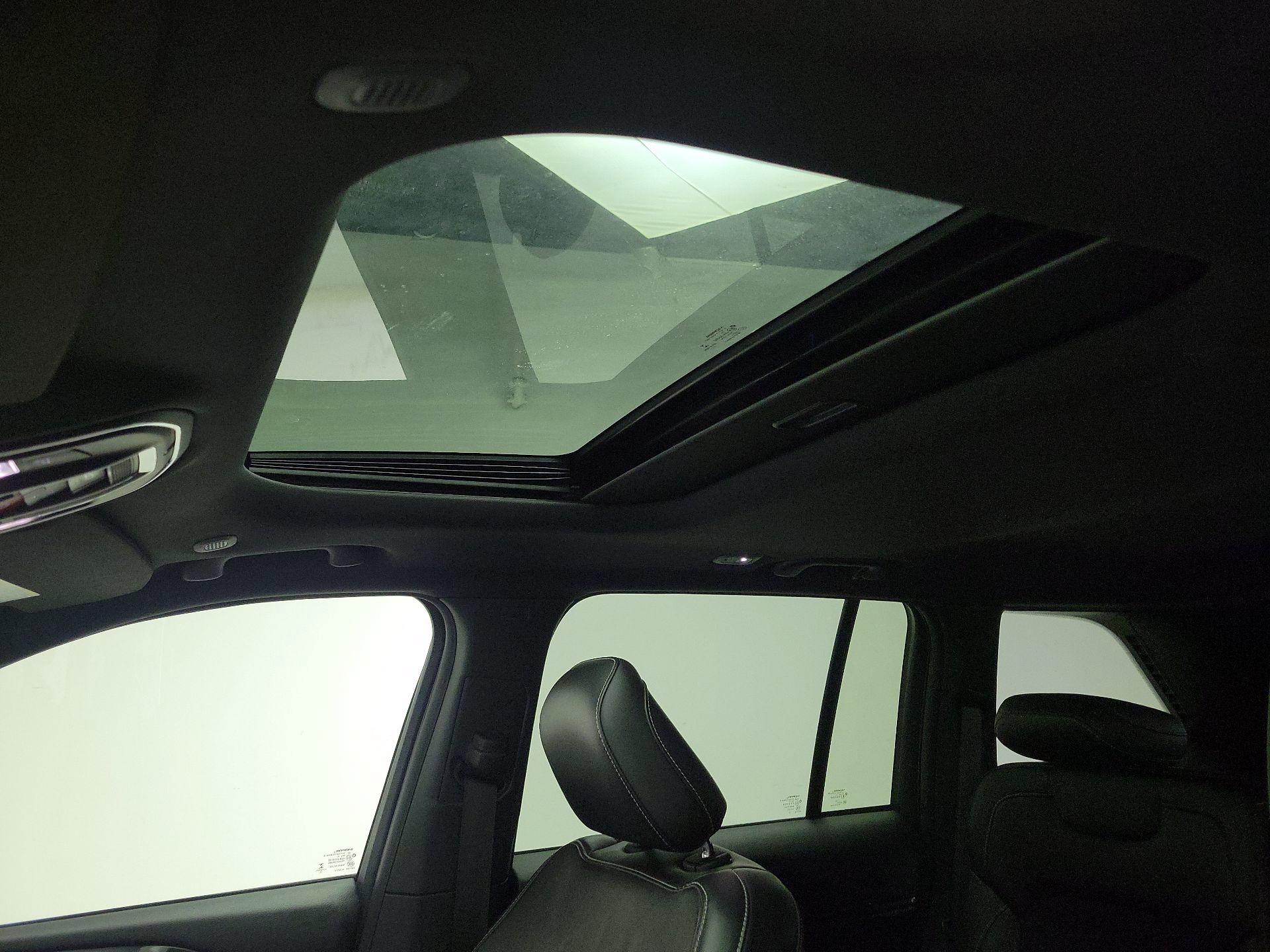 Thumbnail: 2022 Jeep Grand Cherokee - 19