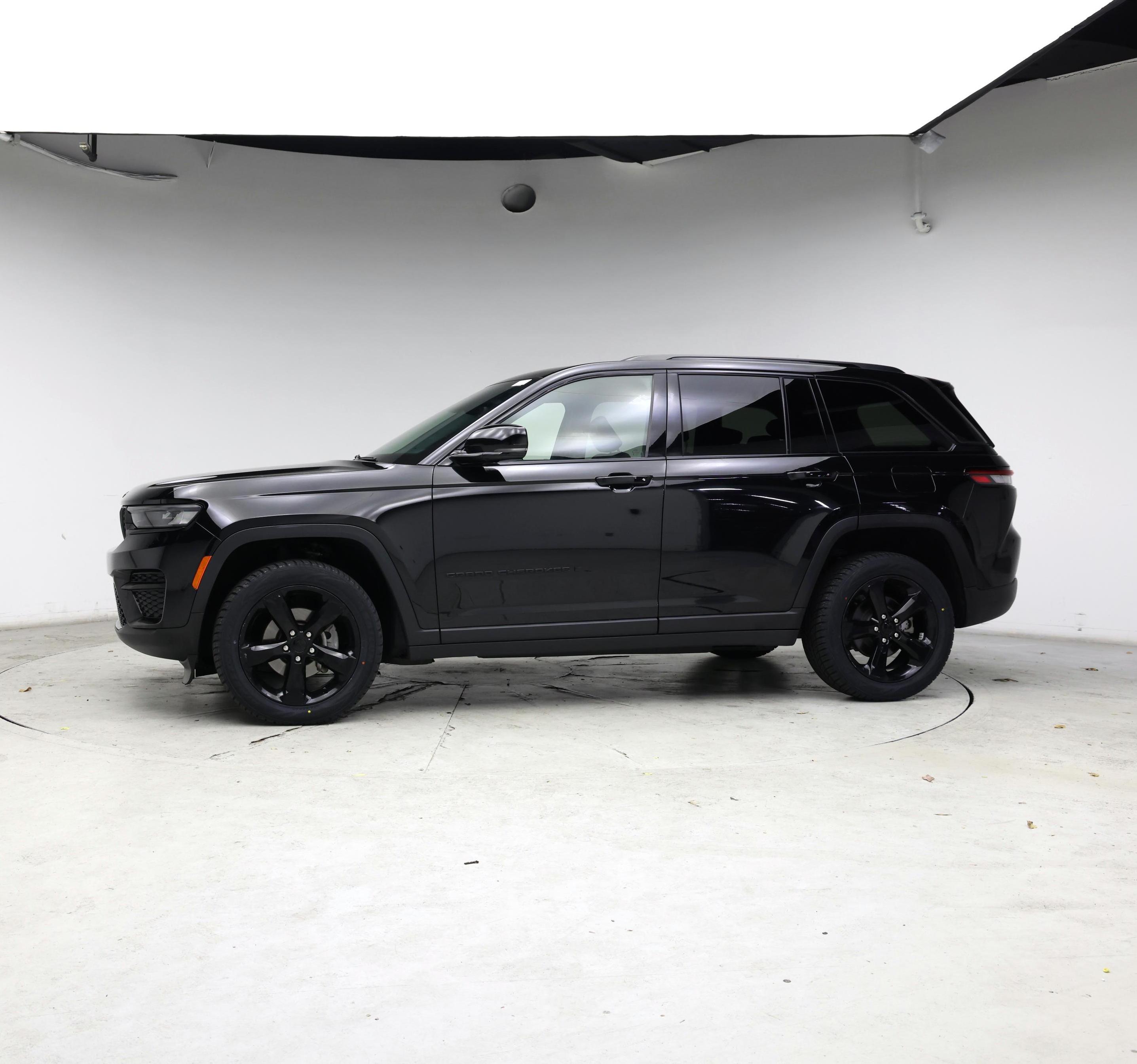 Thumbnail: 2022 Jeep Grand Cherokee - 3