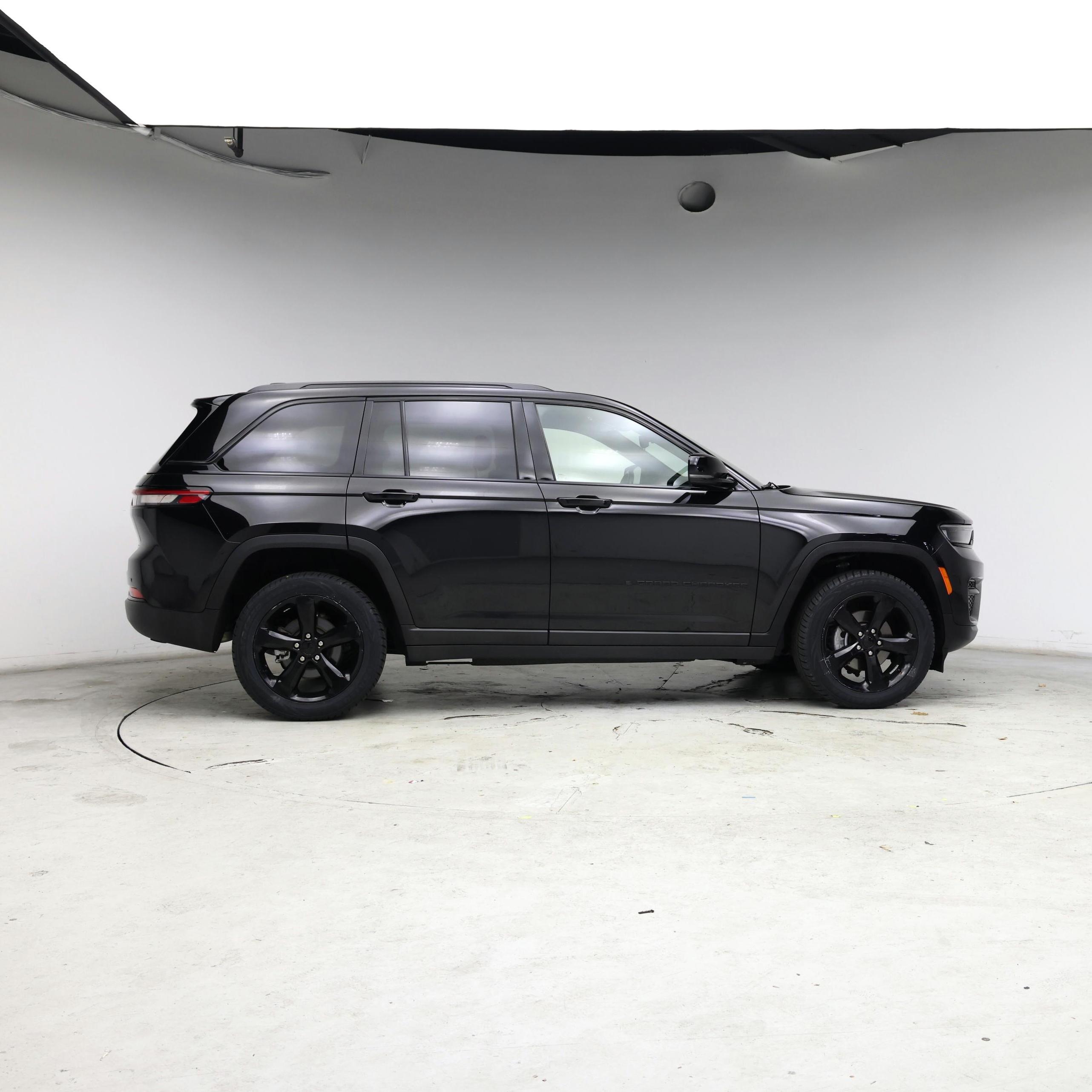 Thumbnail: 2022 Jeep Grand Cherokee - 7