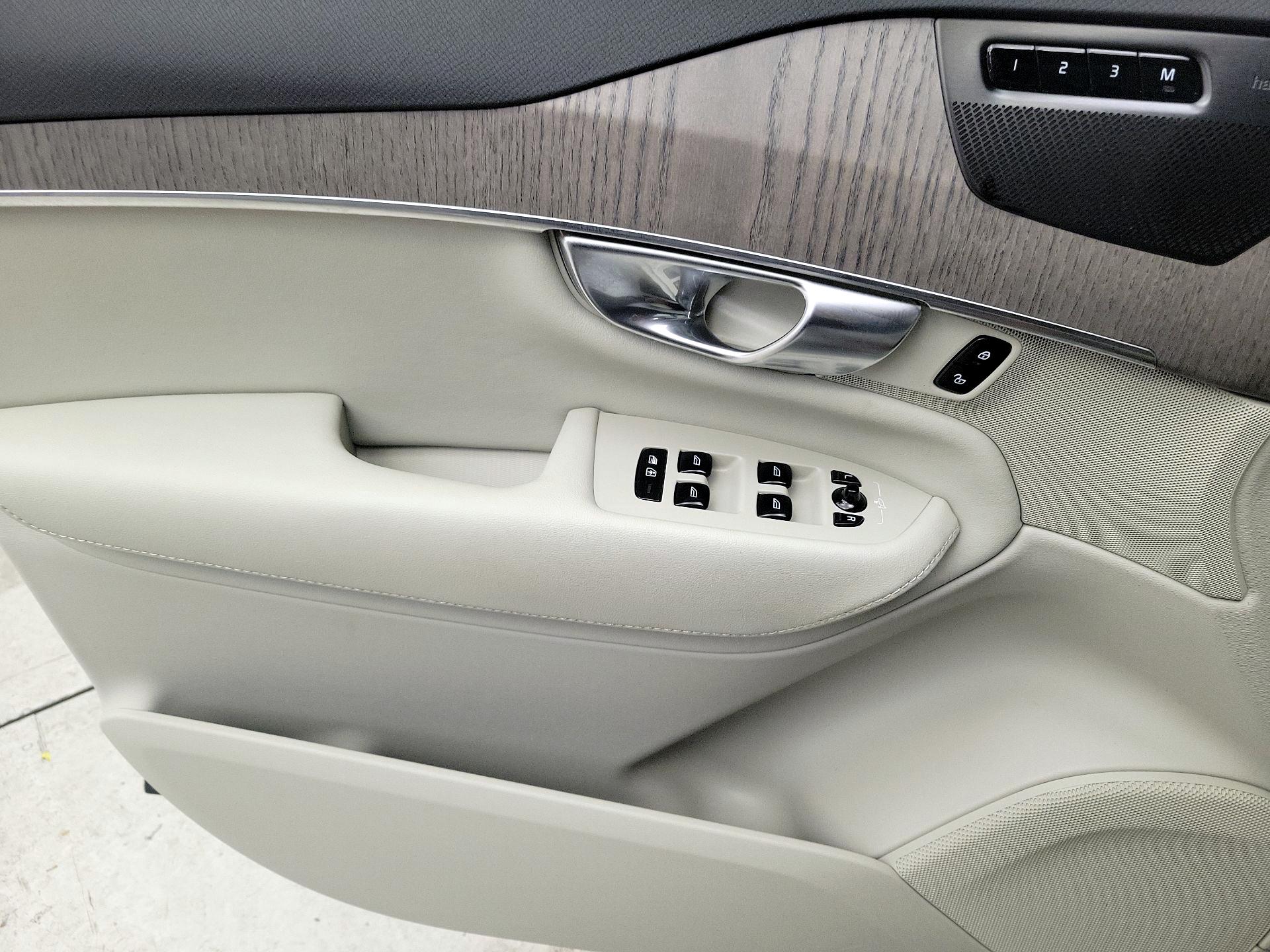 Thumbnail: 2023 Volvo XC90 - 12