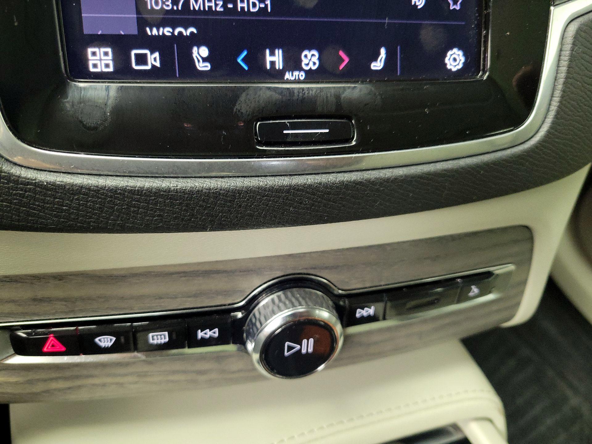 Thumbnail: 2023 Volvo XC90 - 15