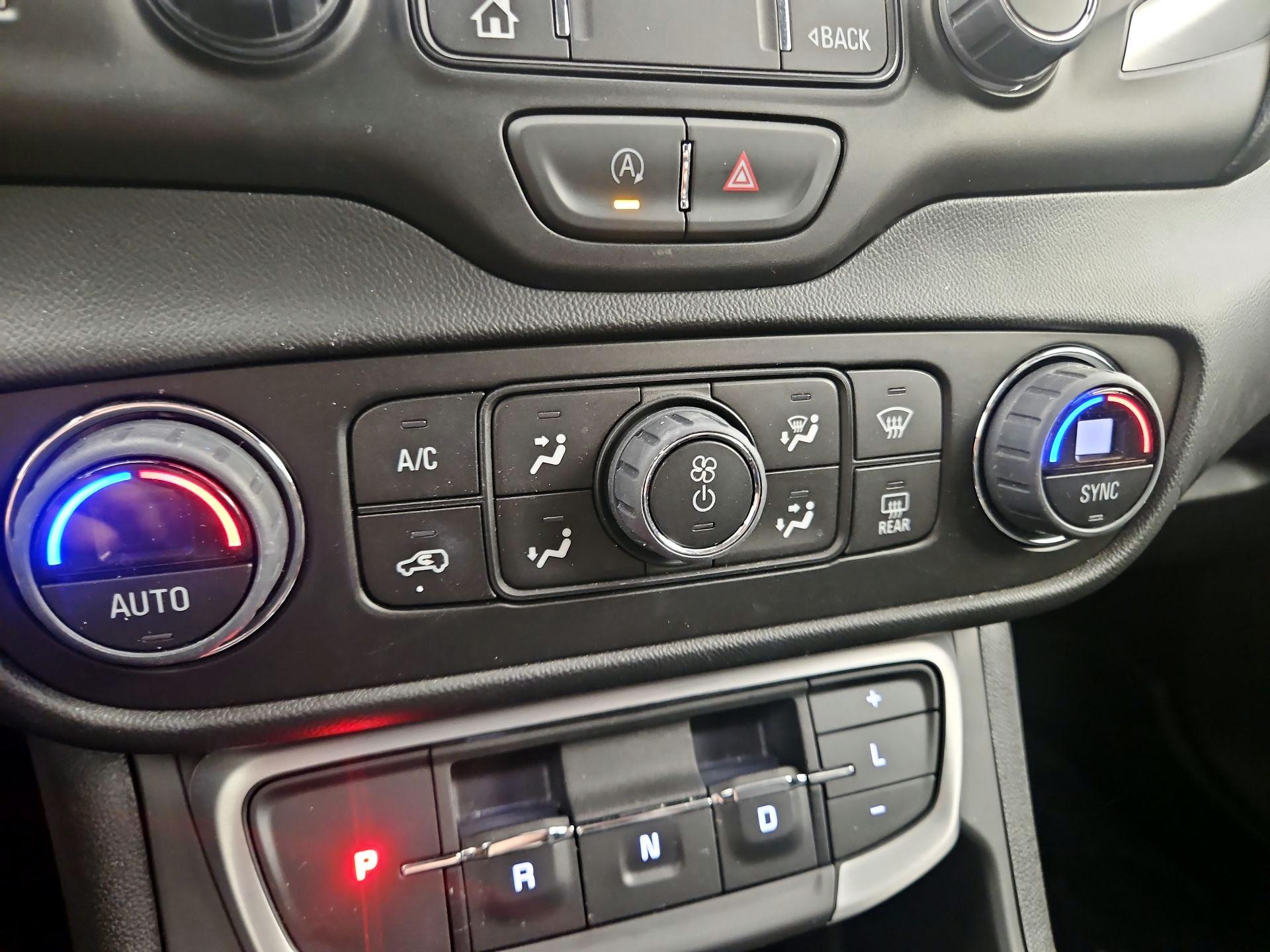 Thumbnail: 2023 GMC Terrain - 17