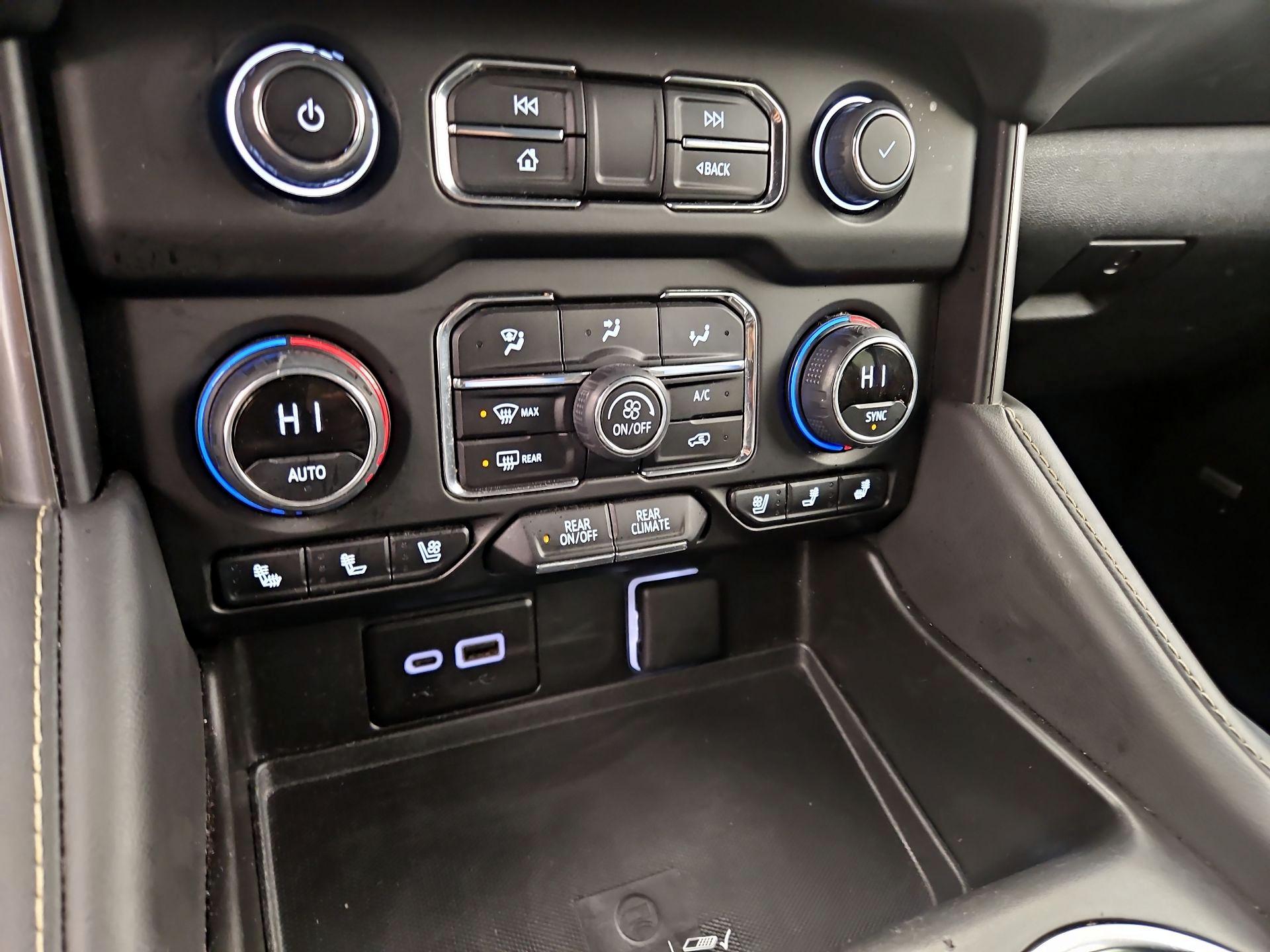 Thumbnail: 2023 Chevrolet Suburban - 17