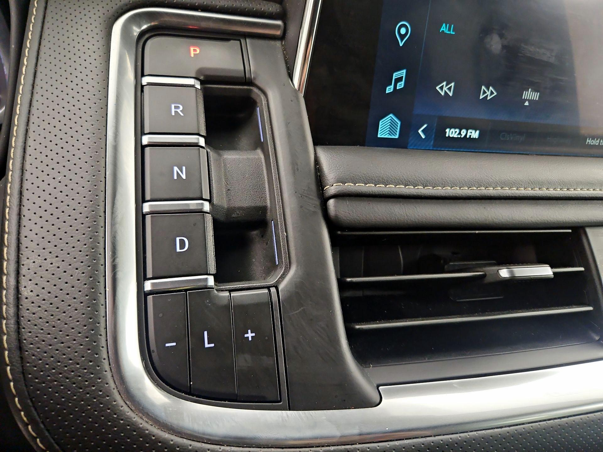 Thumbnail: 2023 Chevrolet Suburban - 18