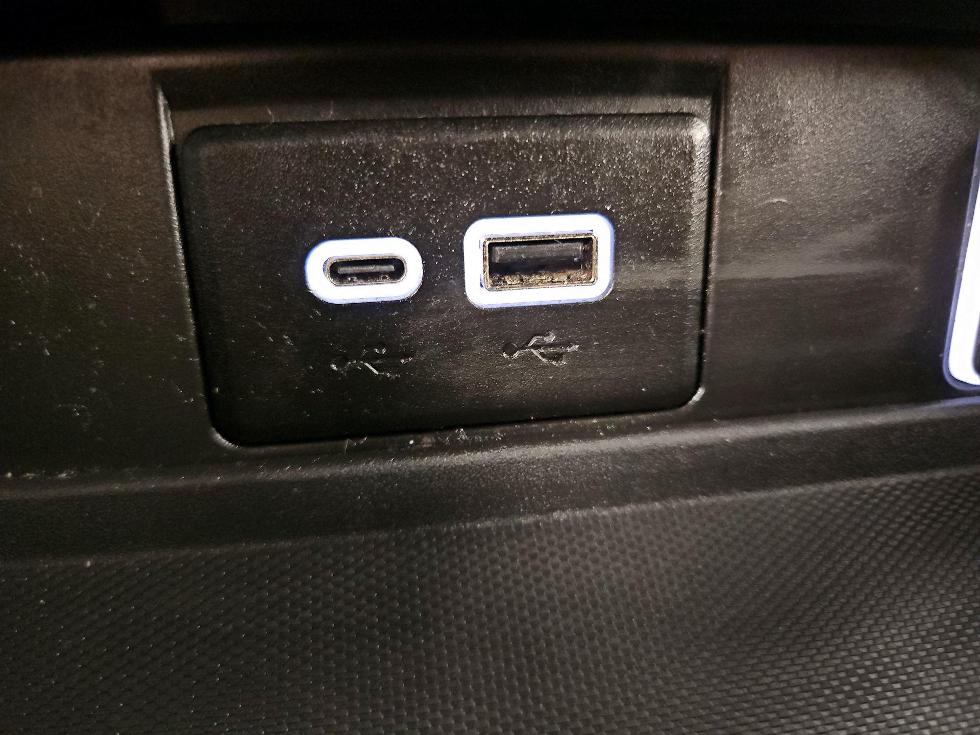 Thumbnail: 2023 Chevrolet Suburban - 19