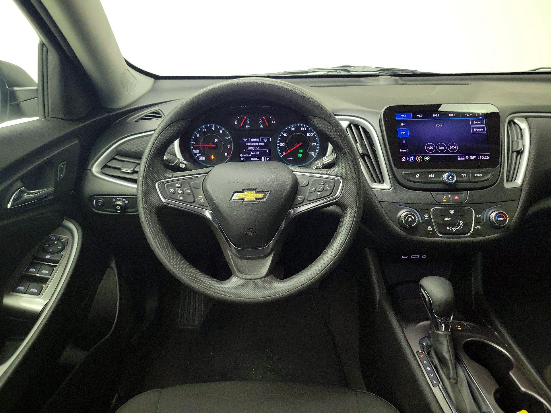 Thumbnail: 2023 Chevrolet Malibu - 10