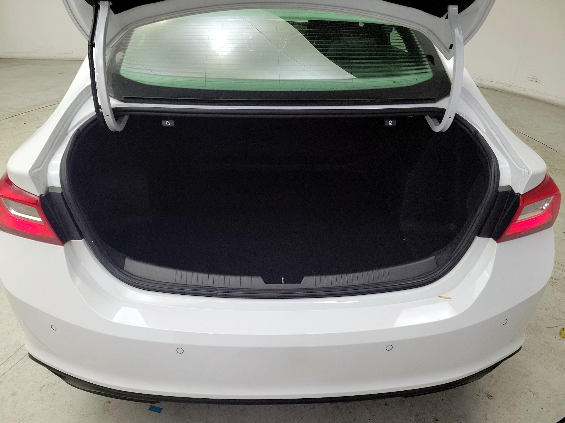 Thumbnail: 2023 Chevrolet Malibu - 20