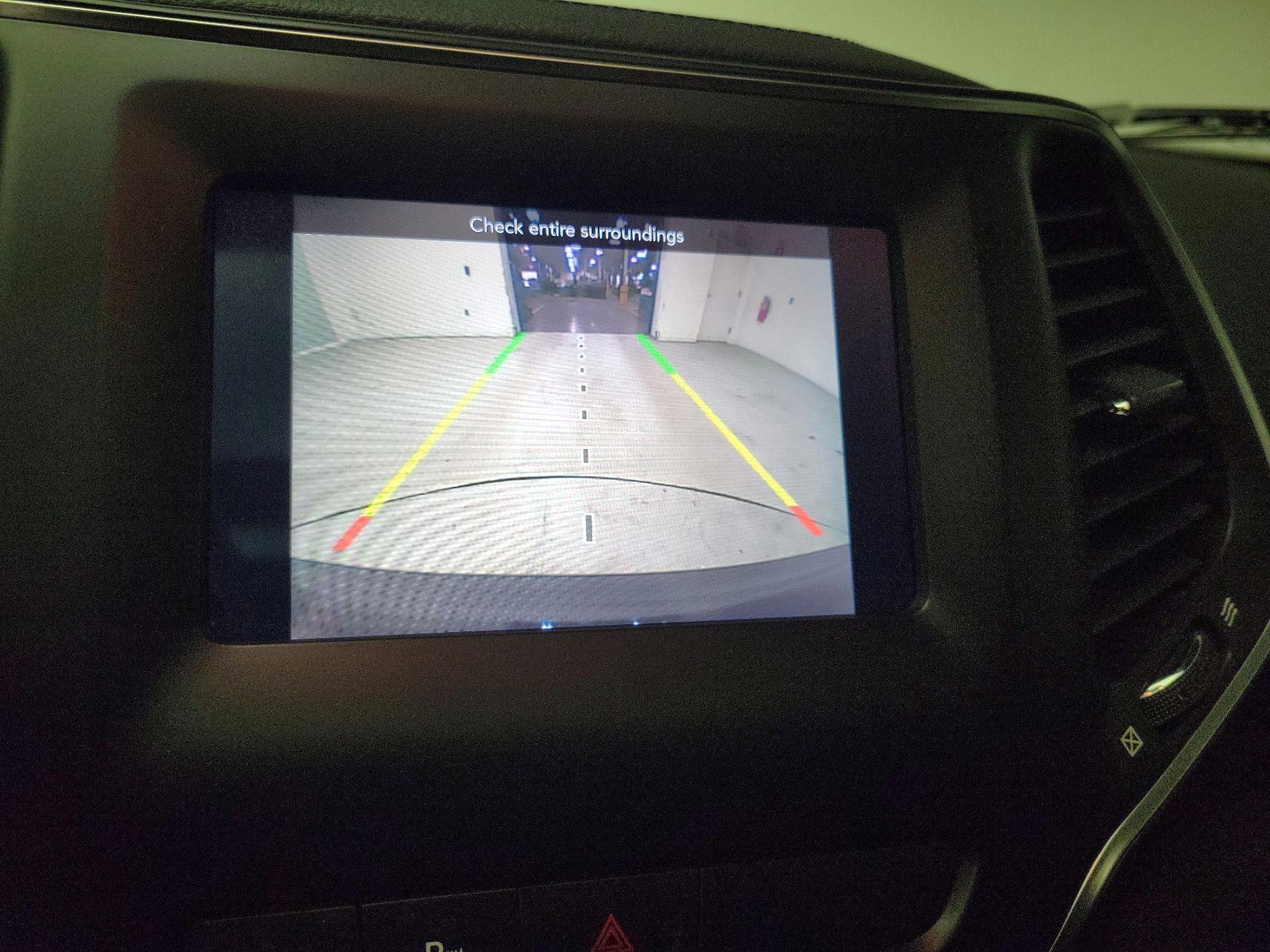 Thumbnail: 2019 Jeep Cherokee - 14