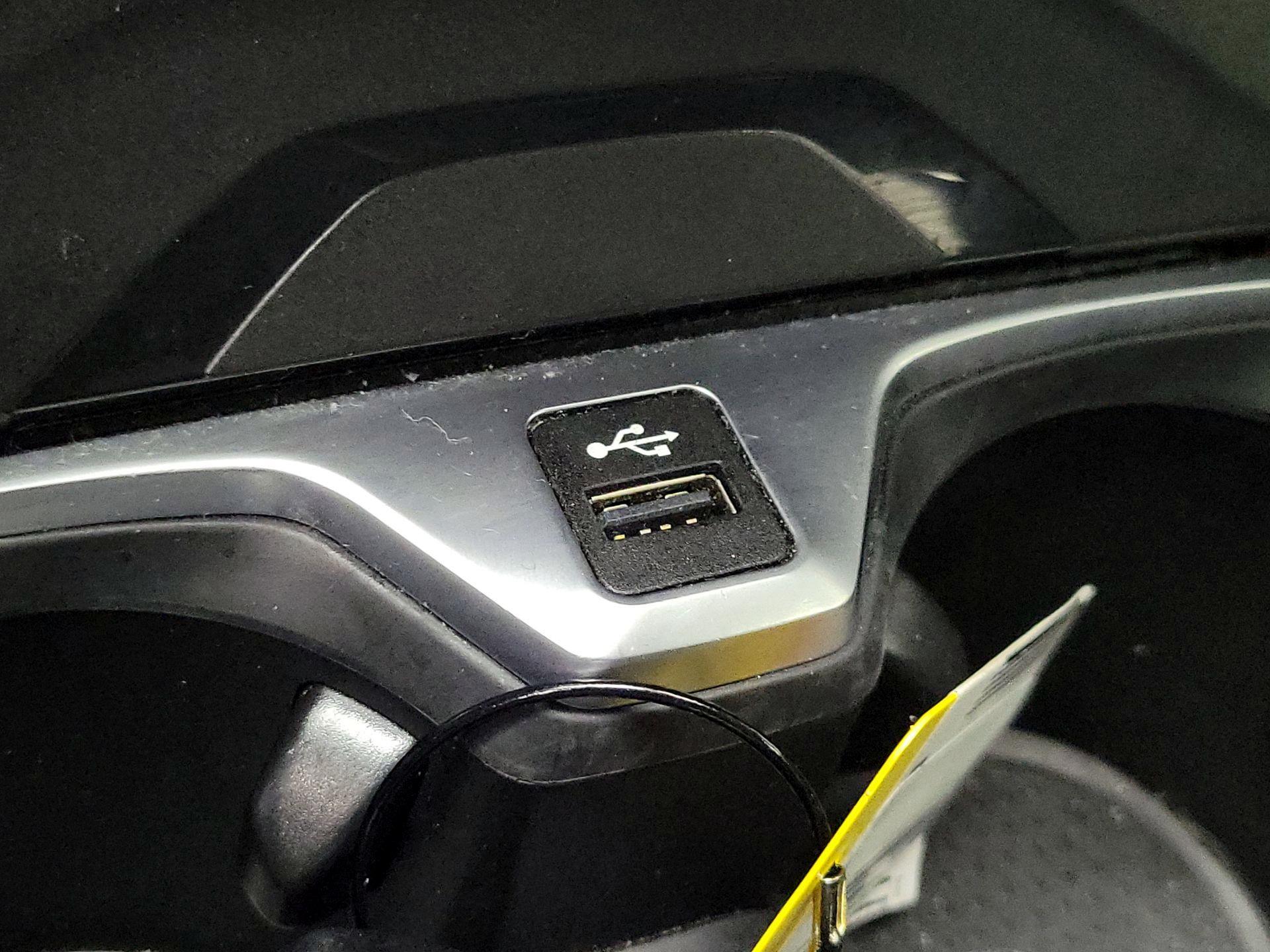 Thumbnail: 2024 BMW 2 Series - 18