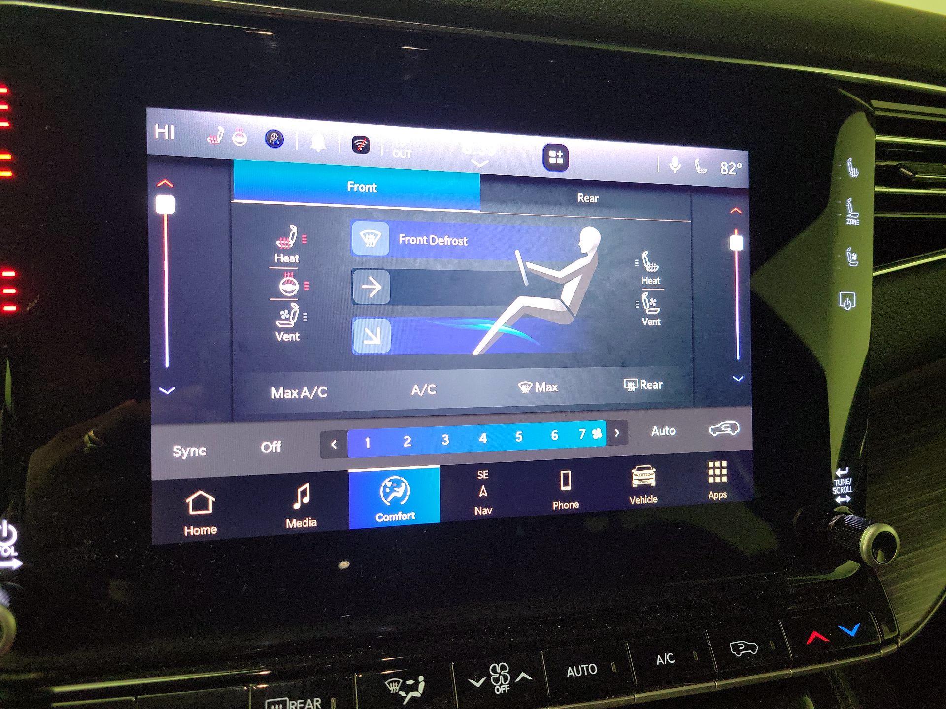 Thumbnail: 2024 Jeep Wagoneer - 17