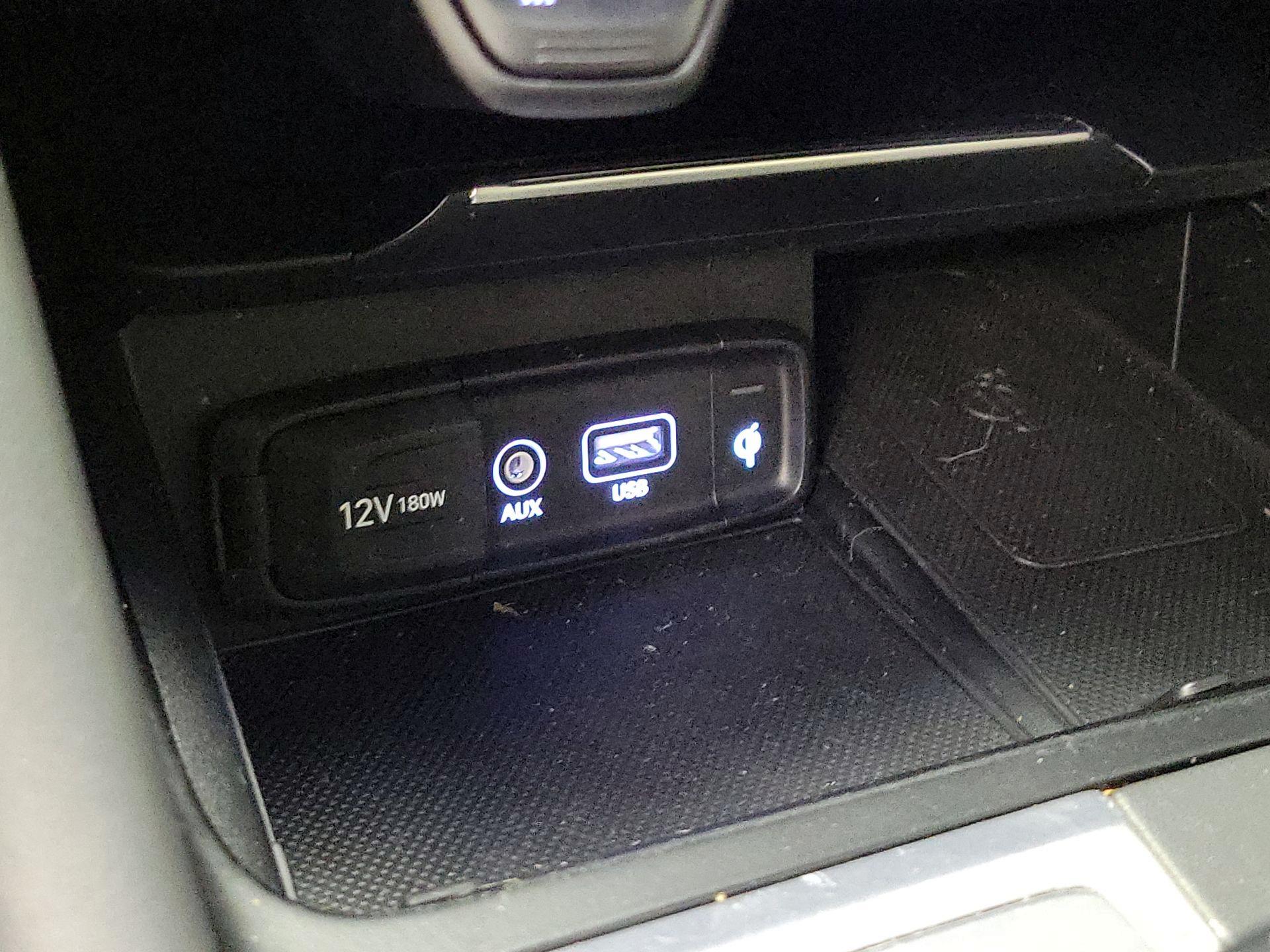 Thumbnail: 2019 Genesis G70 - 19