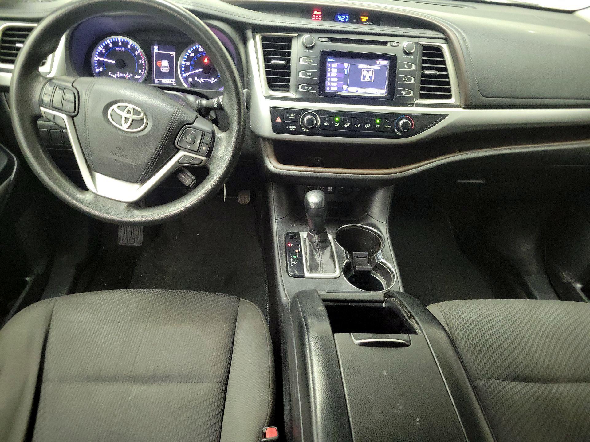 Thumbnail: 2018 Toyota Highlander - 9