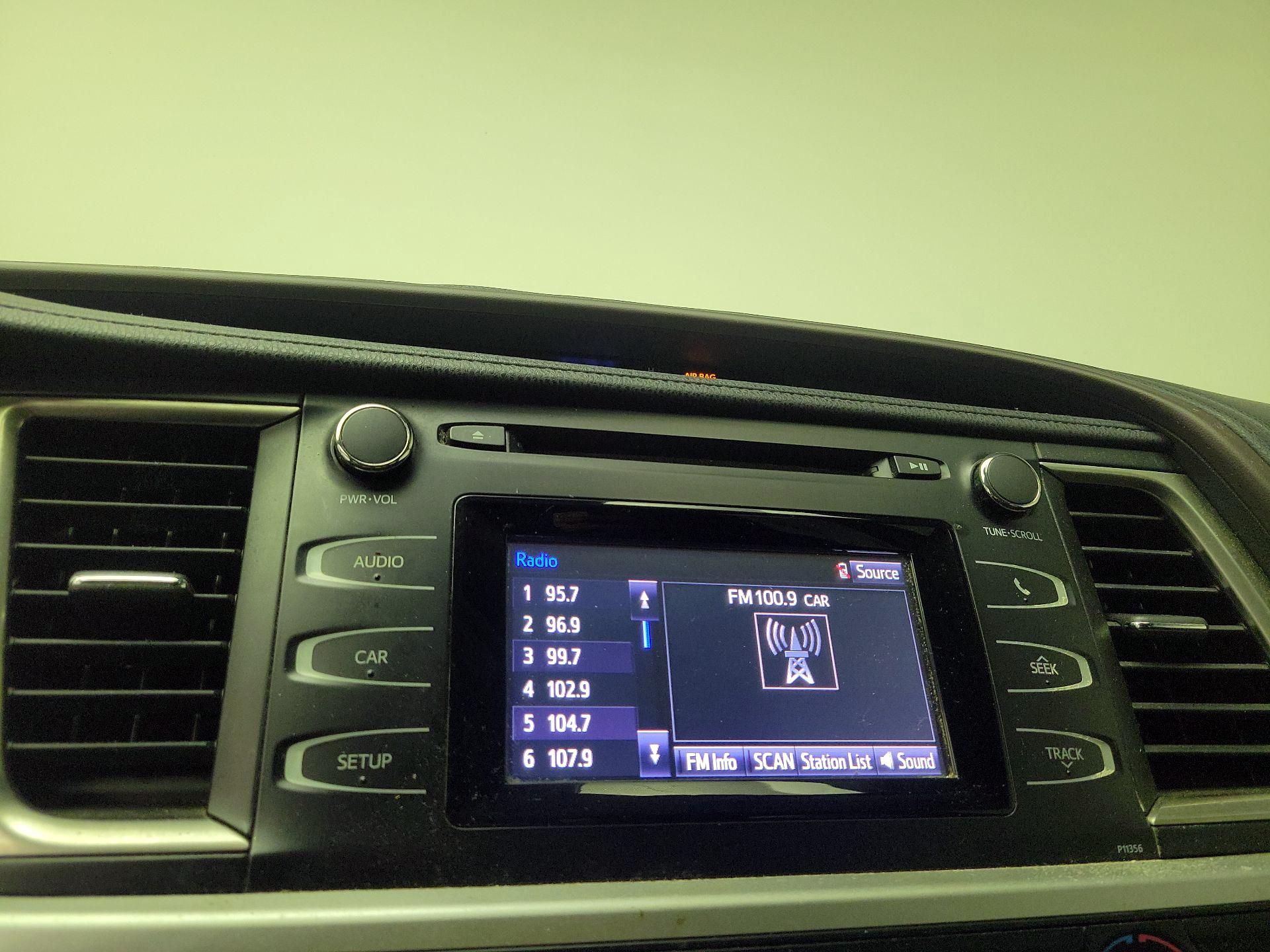 Thumbnail: 2018 Toyota Highlander - 15