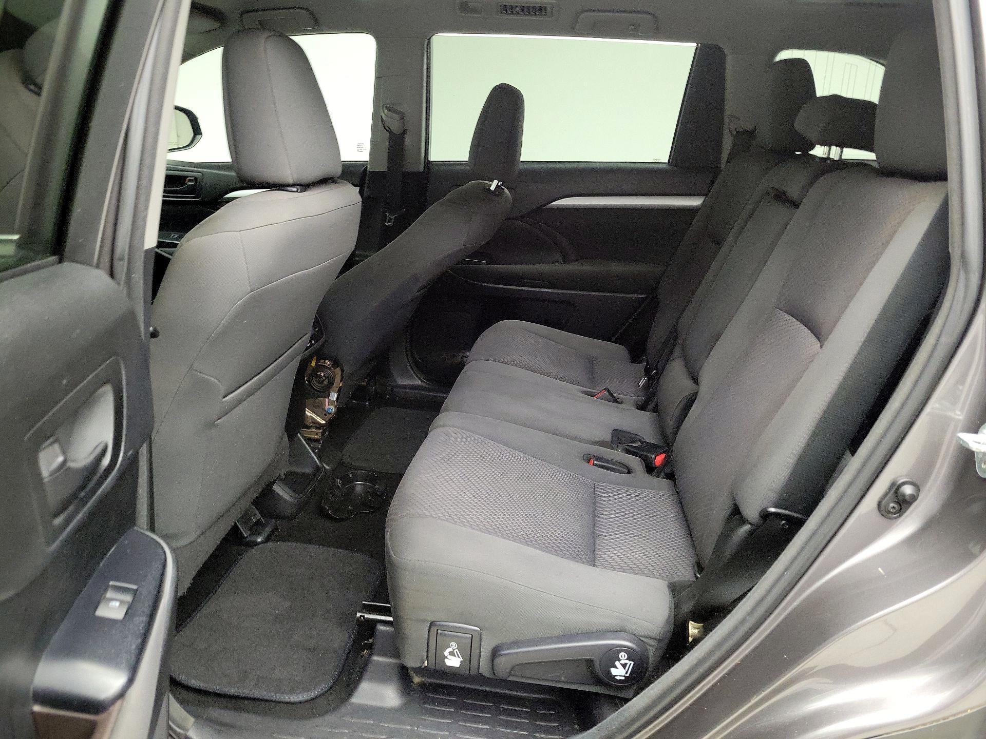 Thumbnail: 2018 Toyota Highlander - 19