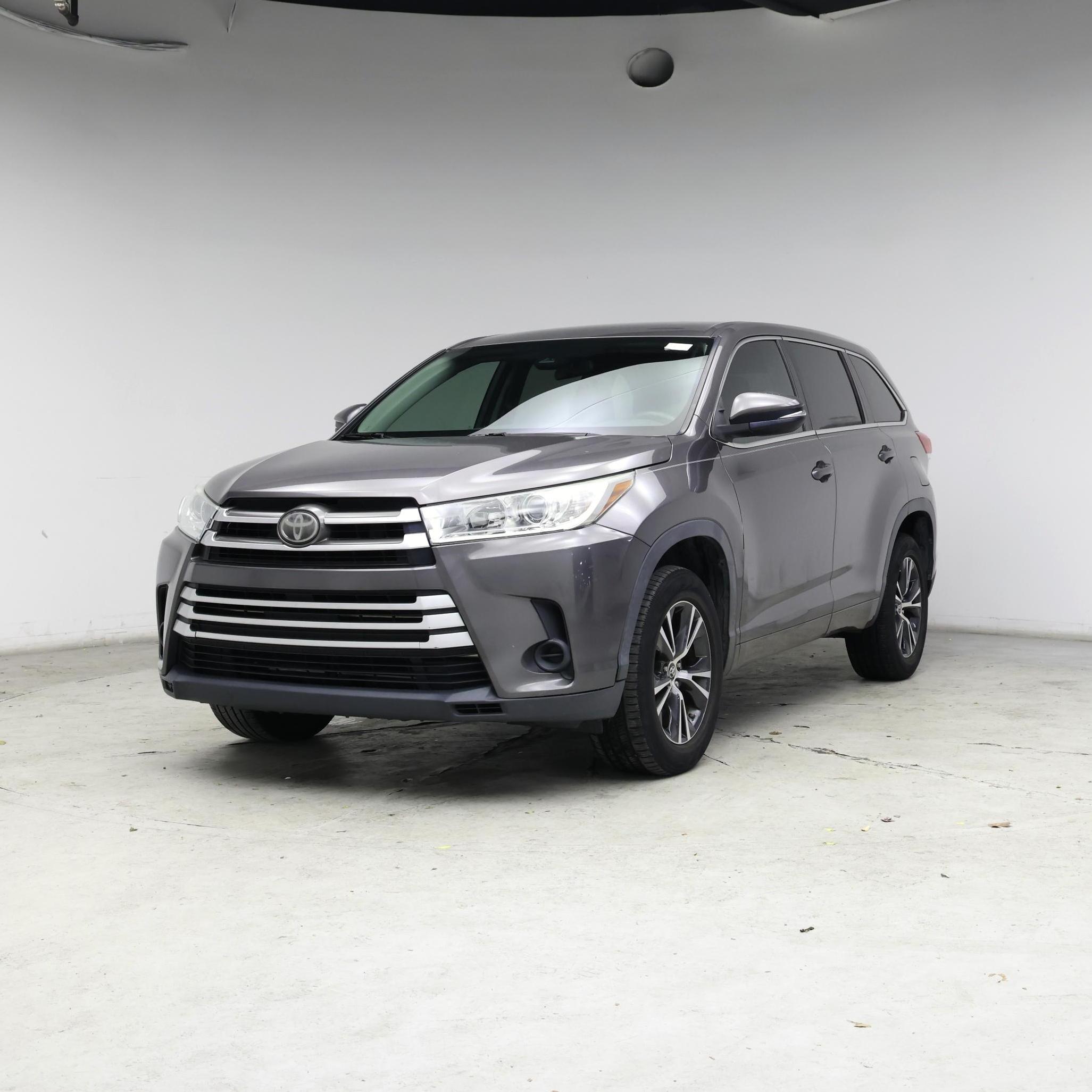 Thumbnail: 2018 Toyota Highlander - 4