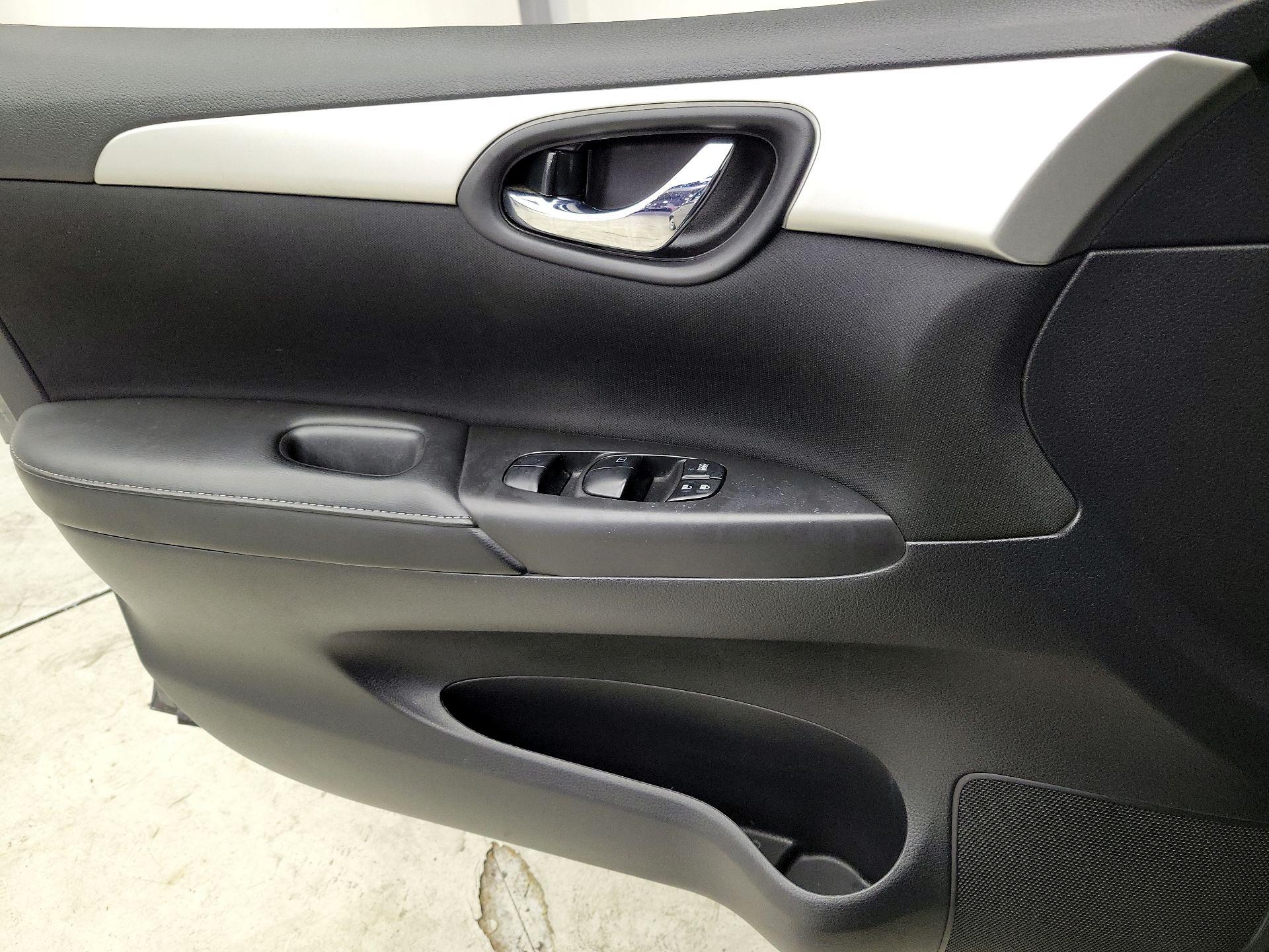 Thumbnail: 2019 Nissan Sentra - 12