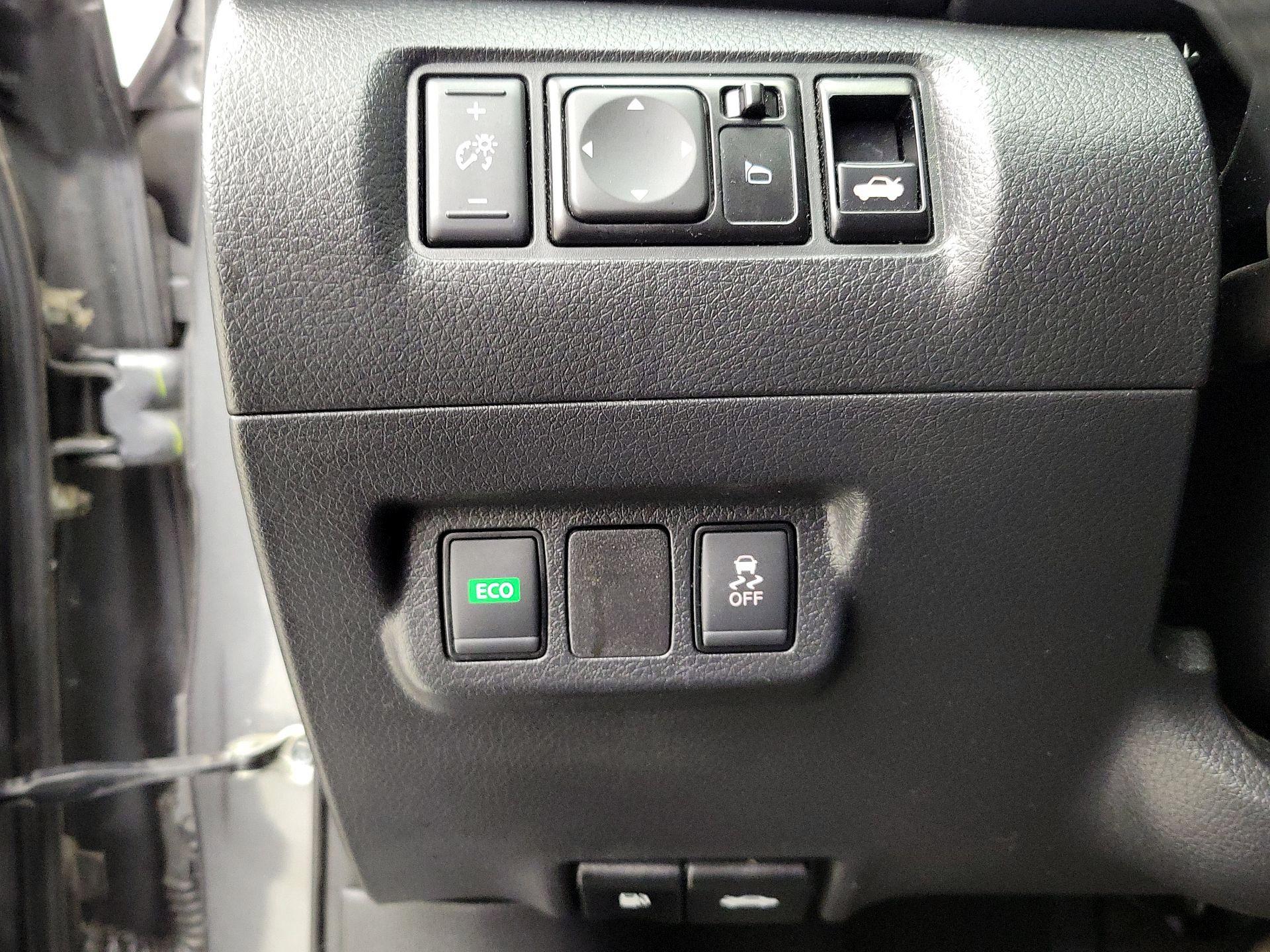 Thumbnail: 2019 Nissan Sentra - 13