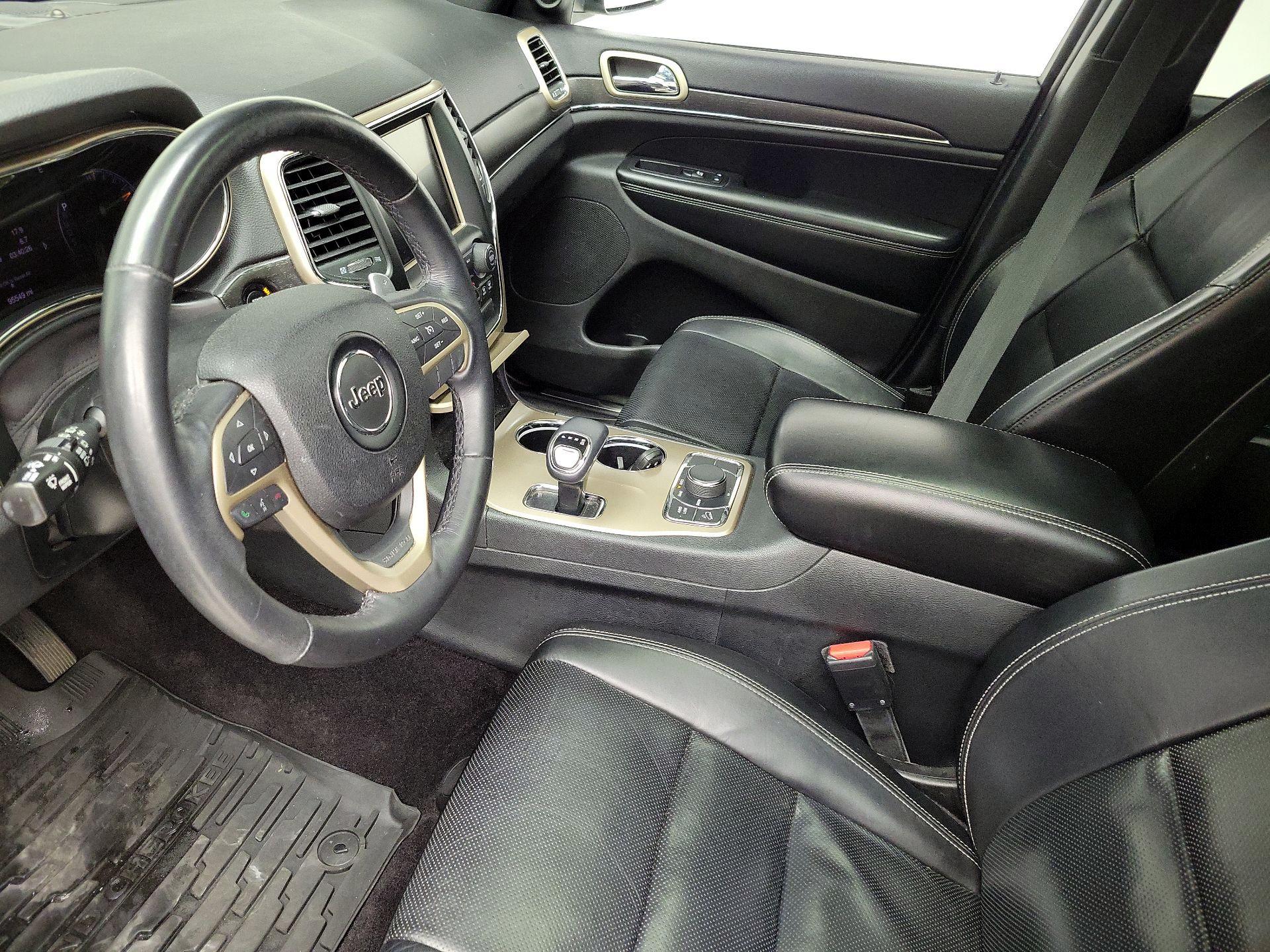 Thumbnail: 2015 Jeep Grand Cherokee - 11