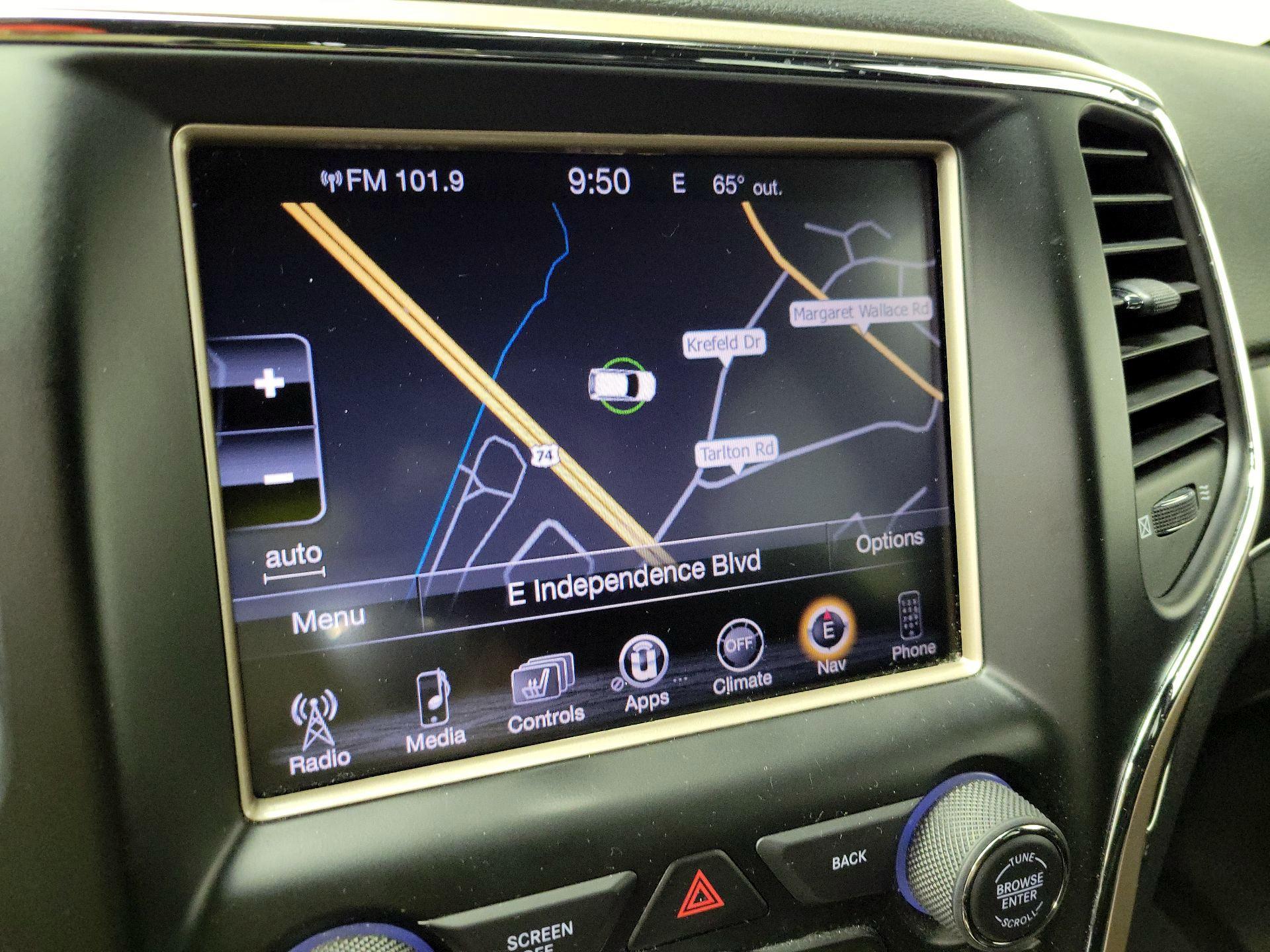 Thumbnail: 2015 Jeep Grand Cherokee - 14