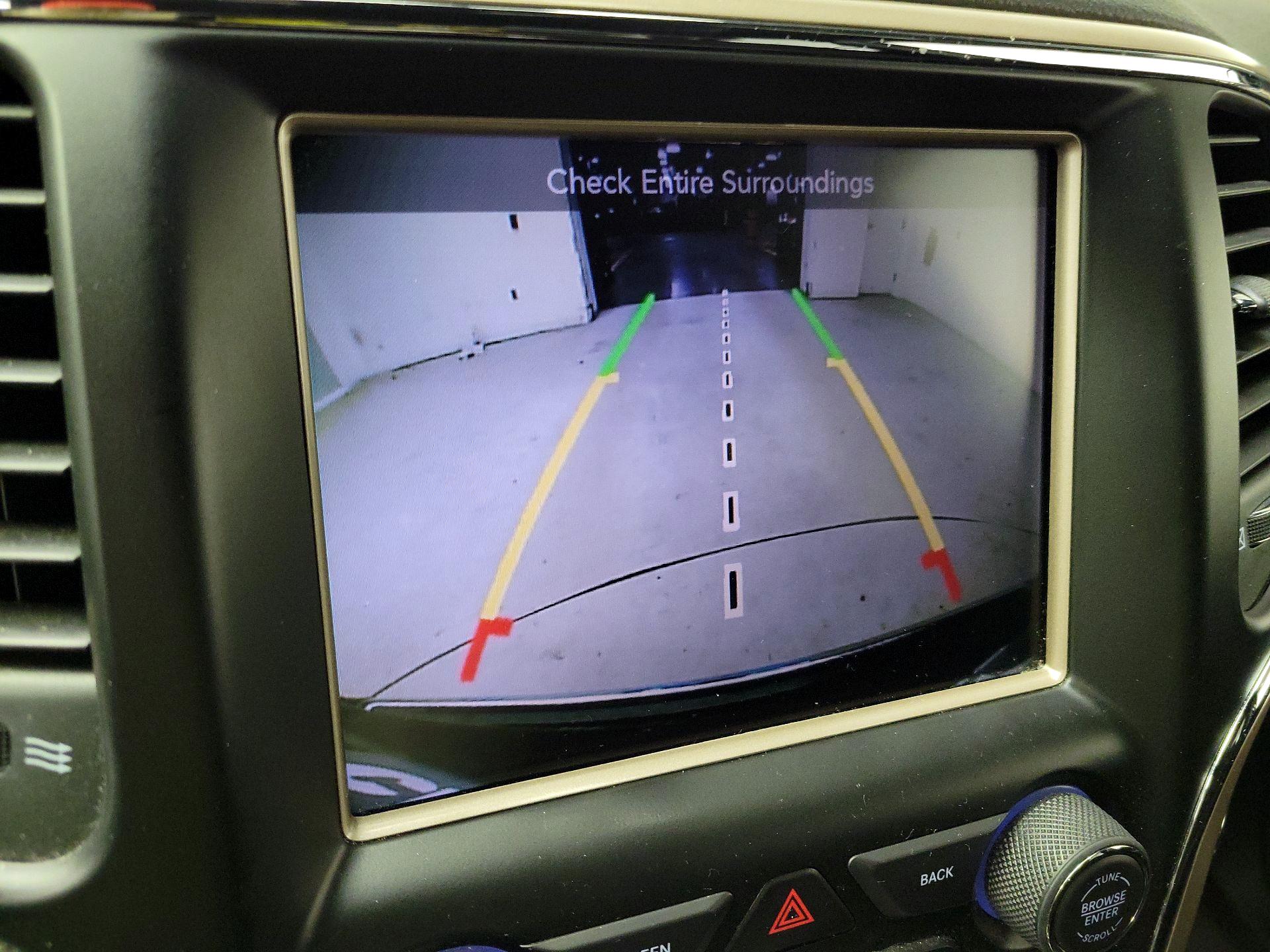 Thumbnail: 2015 Jeep Grand Cherokee - 15