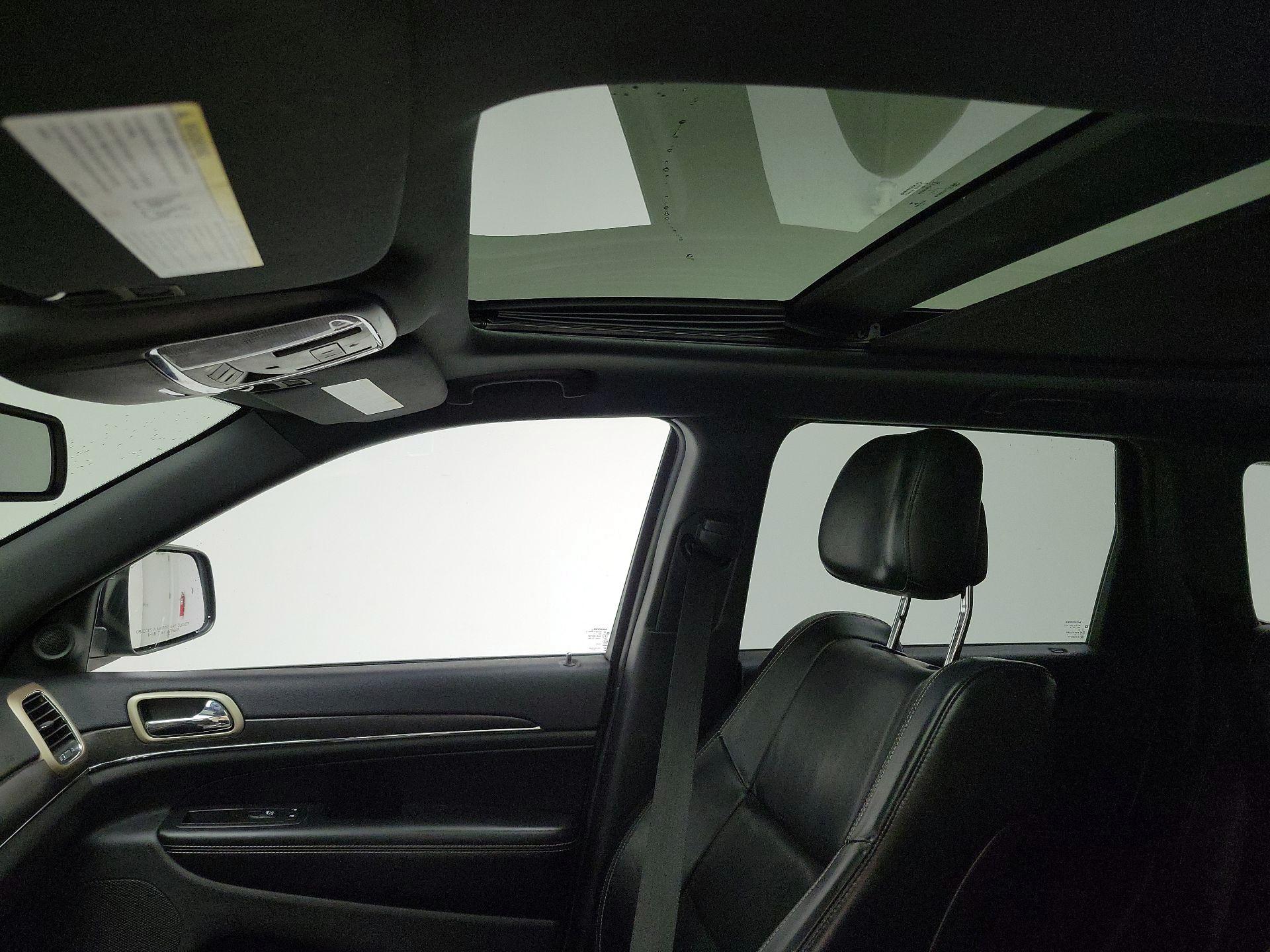 Thumbnail: 2015 Jeep Grand Cherokee - 20